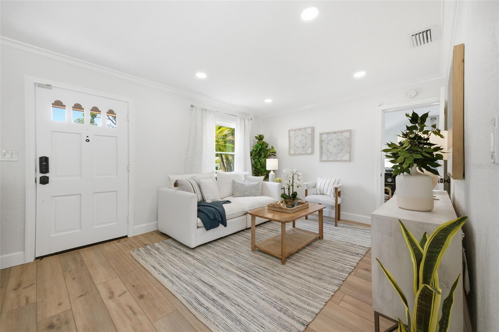 Image 6 of 43 For 921 Cornelius Avenue