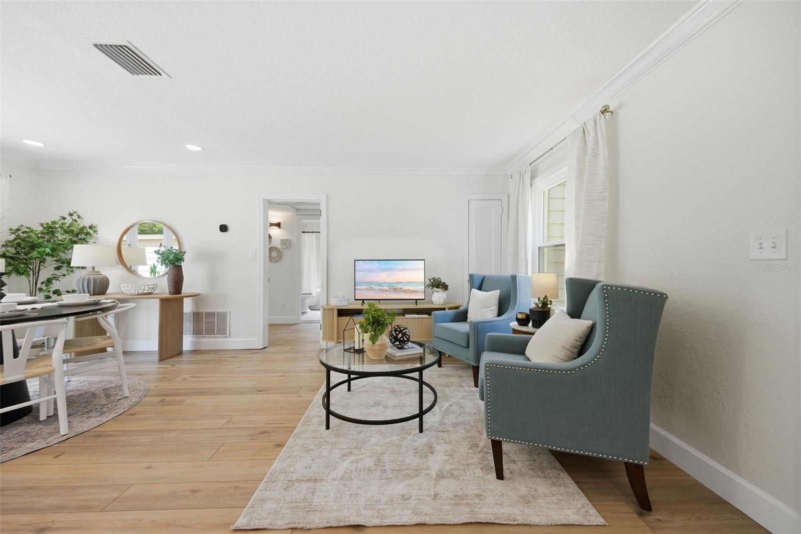 Image 7 of 43 For 921 Cornelius Avenue