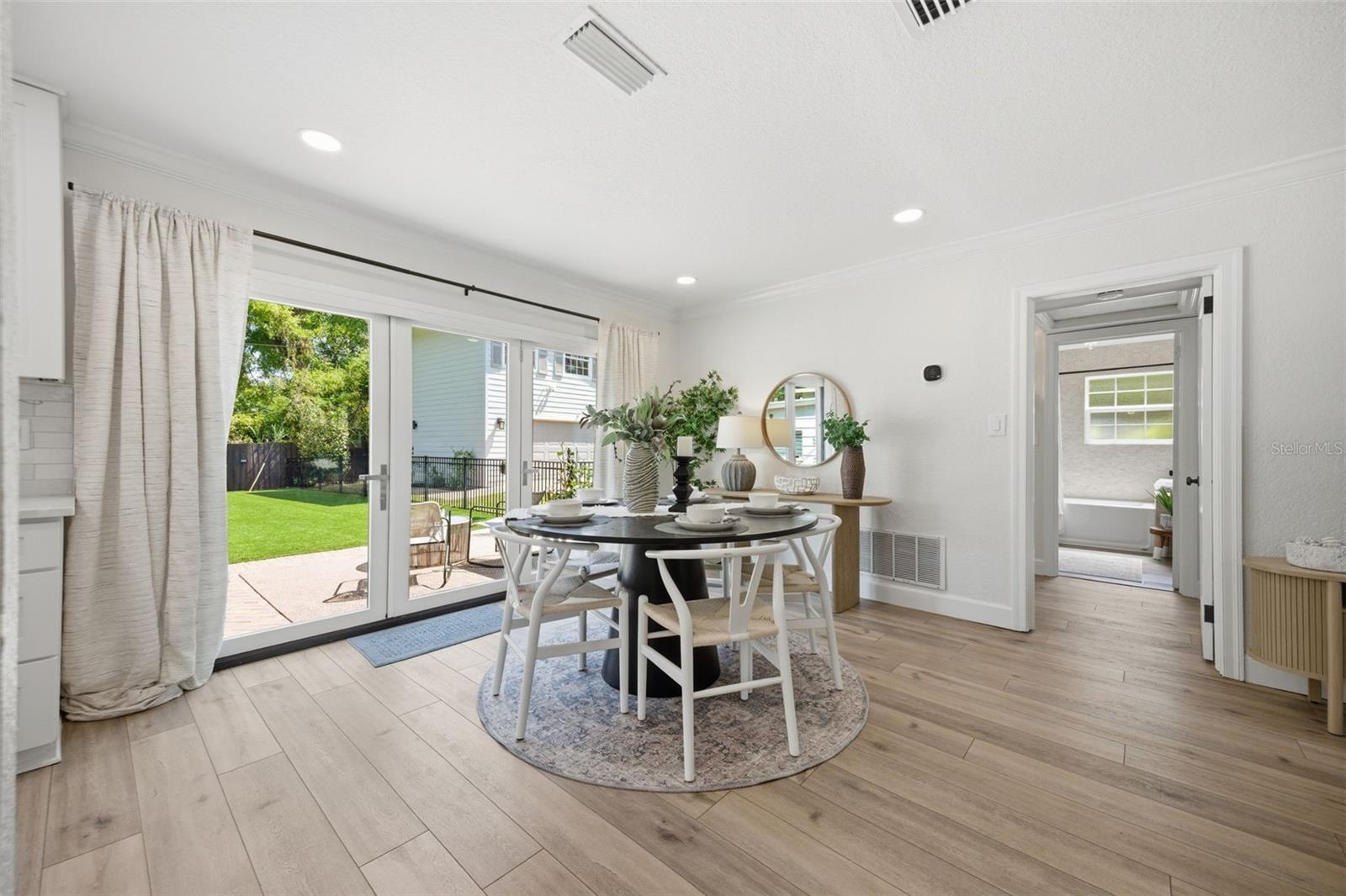 Image 9 of 43 For 921 Cornelius Avenue