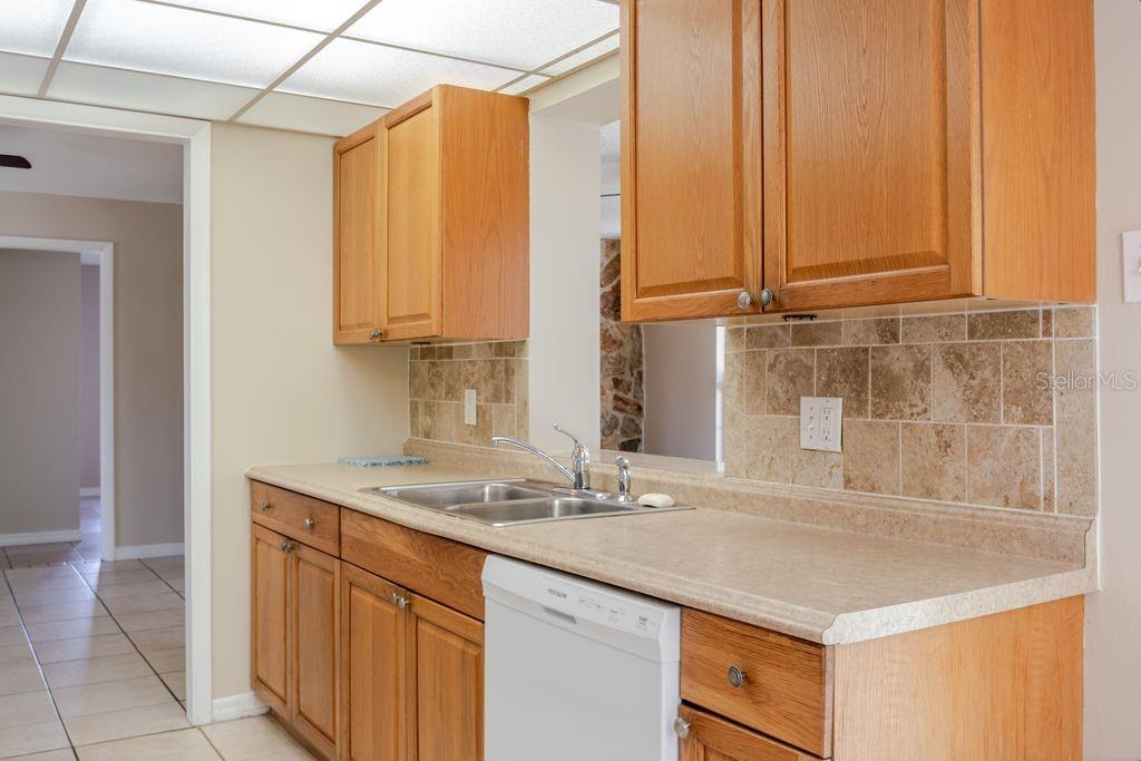 Image 17 of 56 For 709 Lemonwood Drive