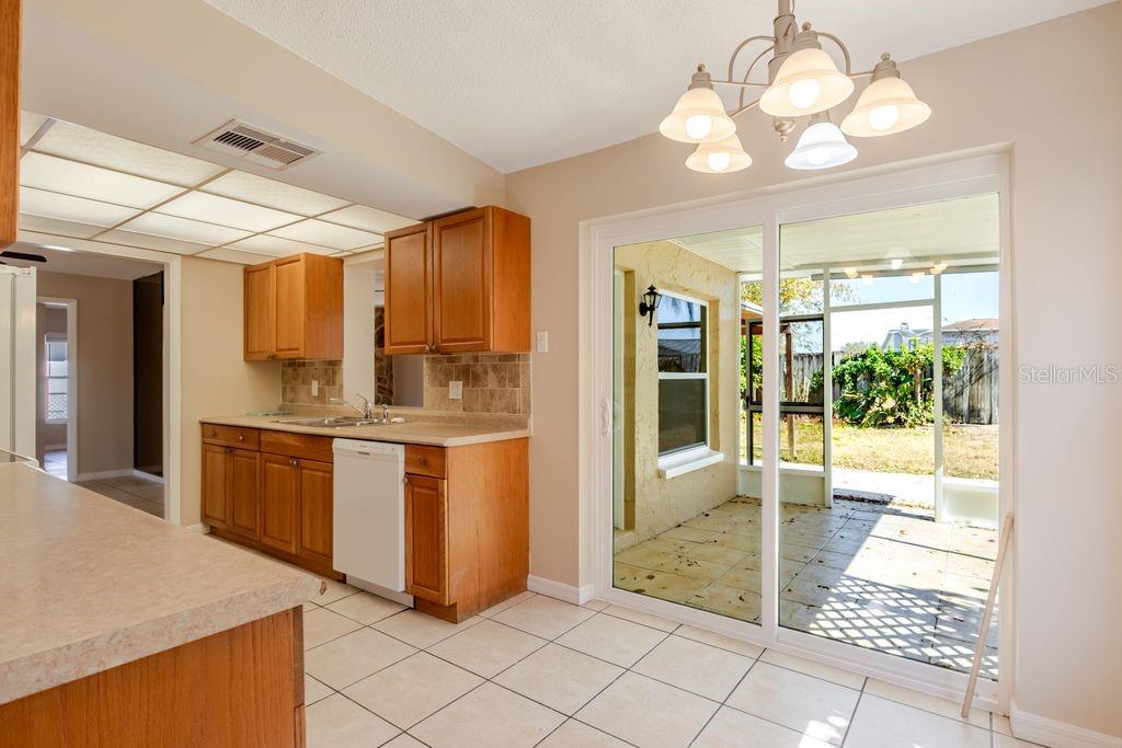 Image 19 of 56 For 709 Lemonwood Drive