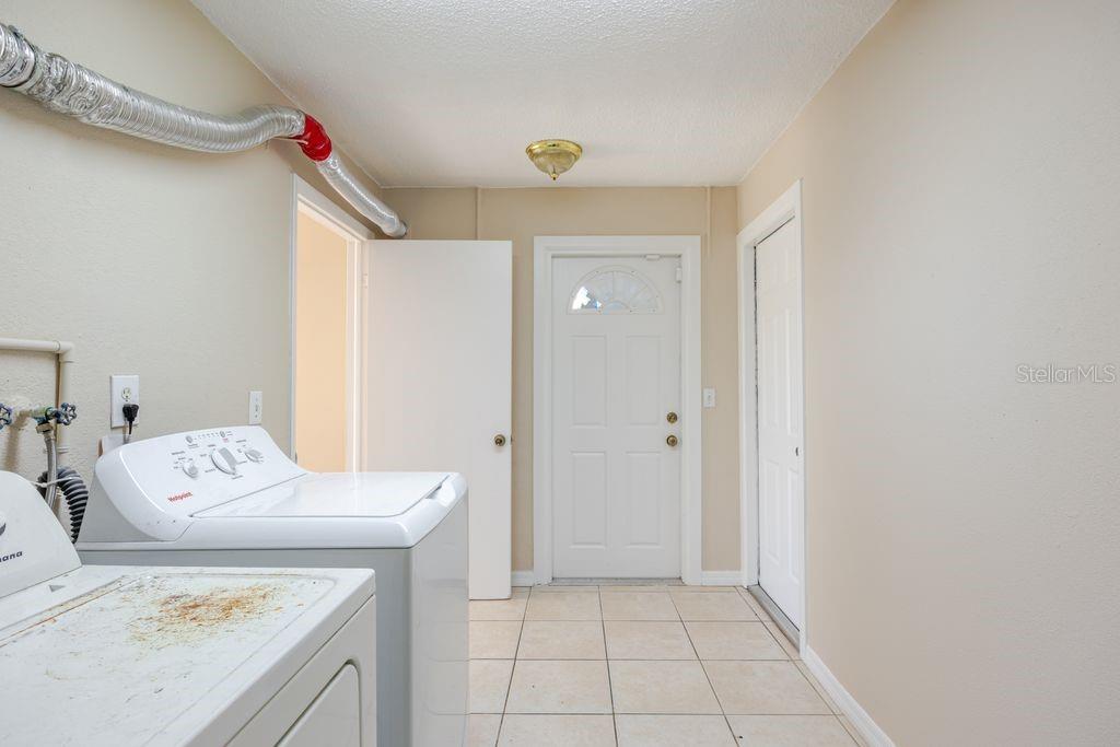 Image 37 of 56 For 709 Lemonwood Drive