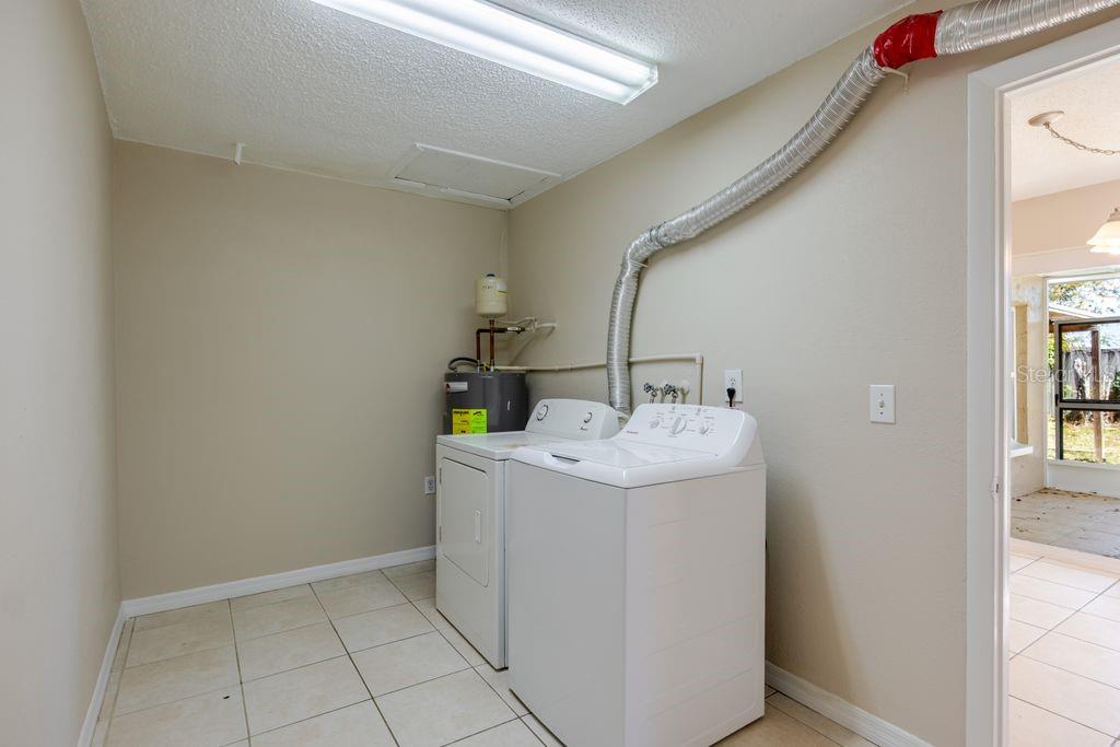 Image 38 of 56 For 709 Lemonwood Drive