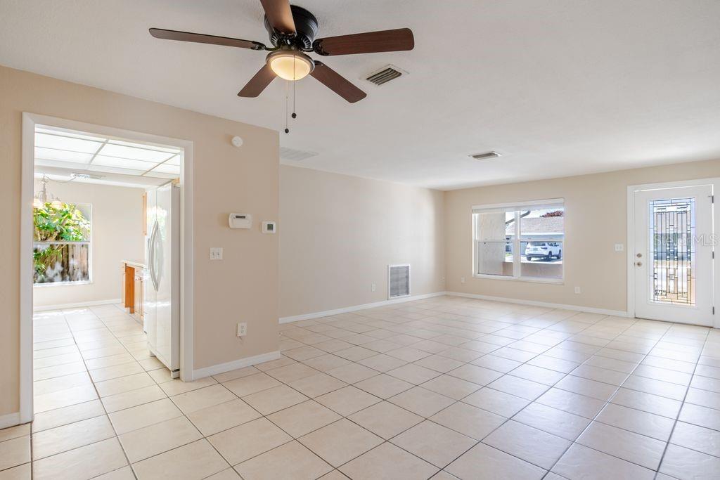 Image 6 of 56 For 709 Lemonwood Drive