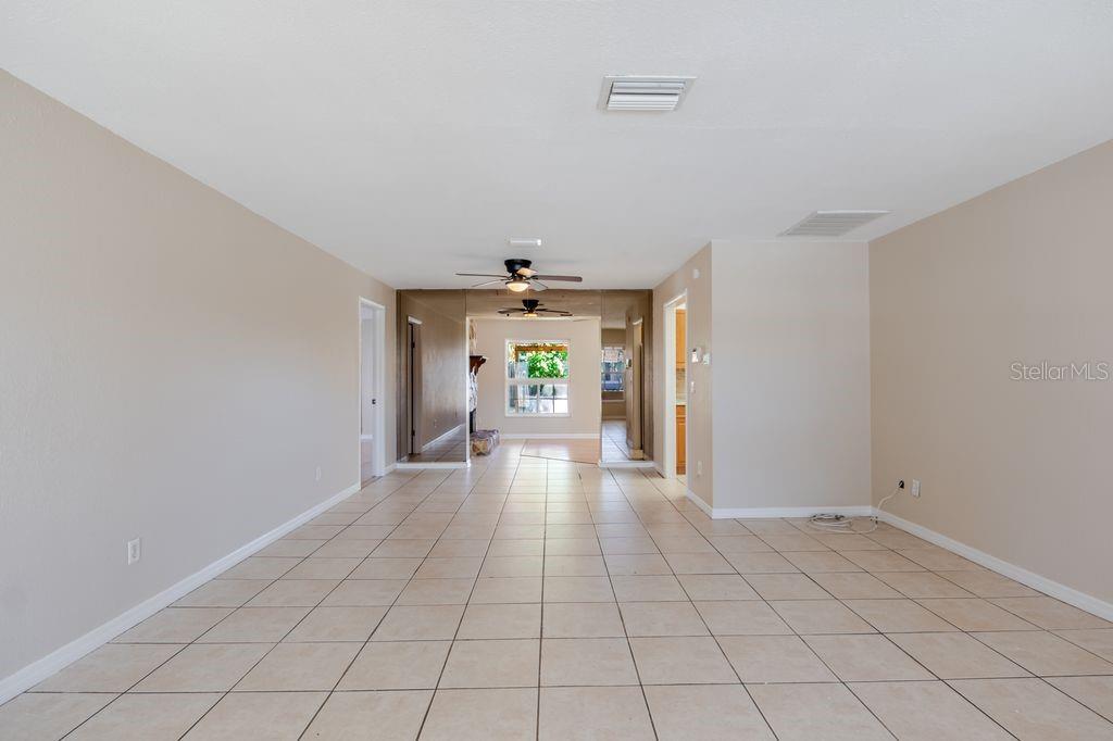 Image 8 of 56 For 709 Lemonwood Drive