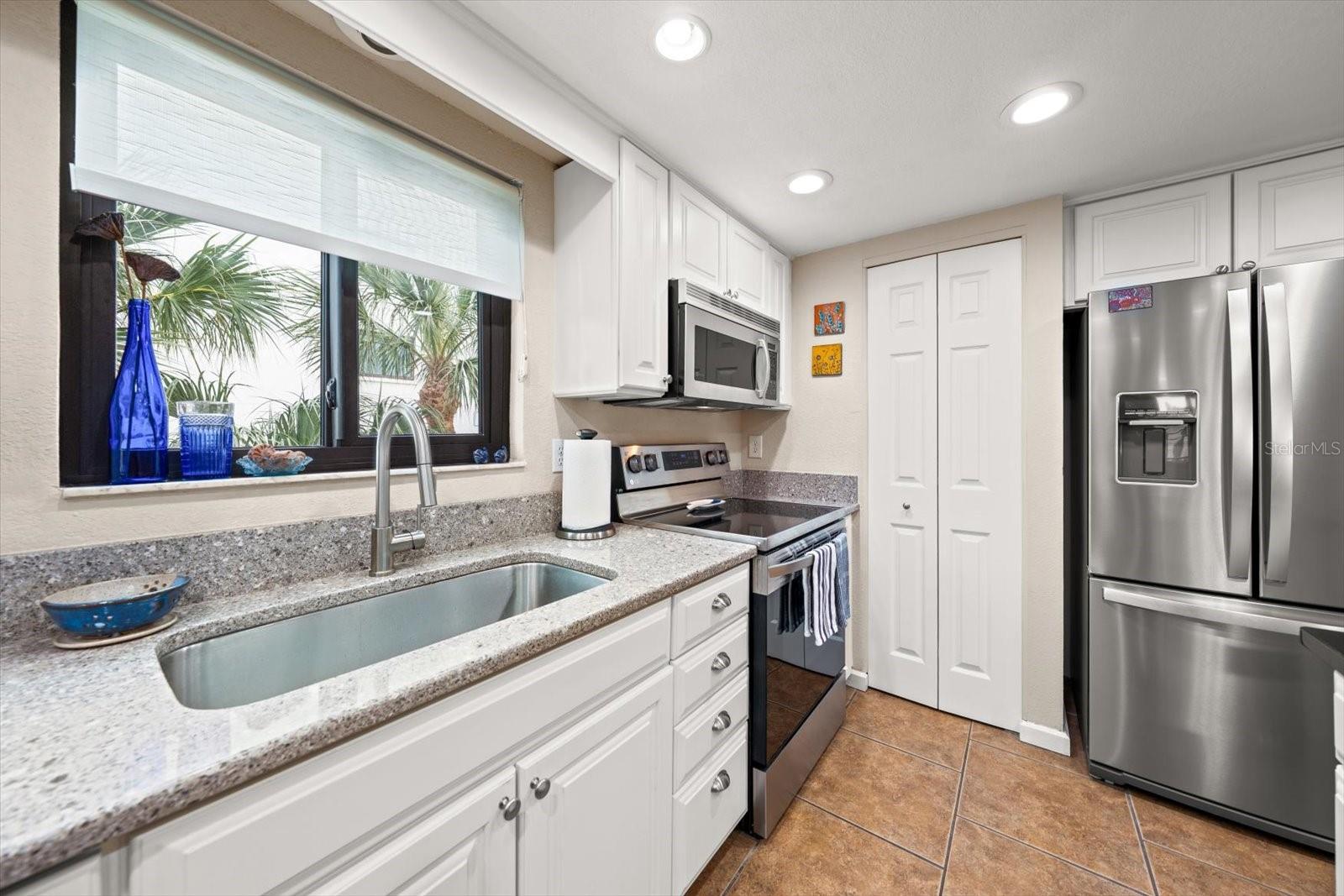 Image 11 of 63 For 1206 Gulf Boulevard A6