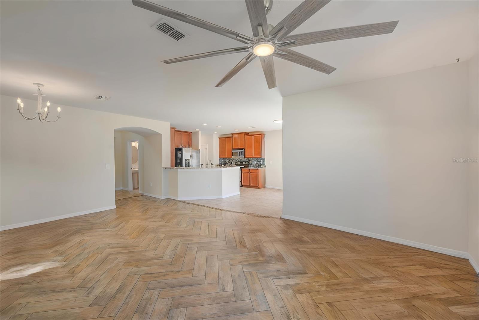 Image 16 of 41 For 1902 Hawks View Drive