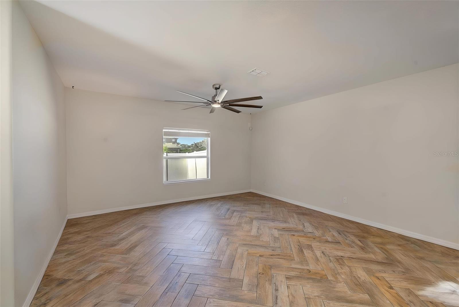 Image 17 of 41 For 1902 Hawks View Drive