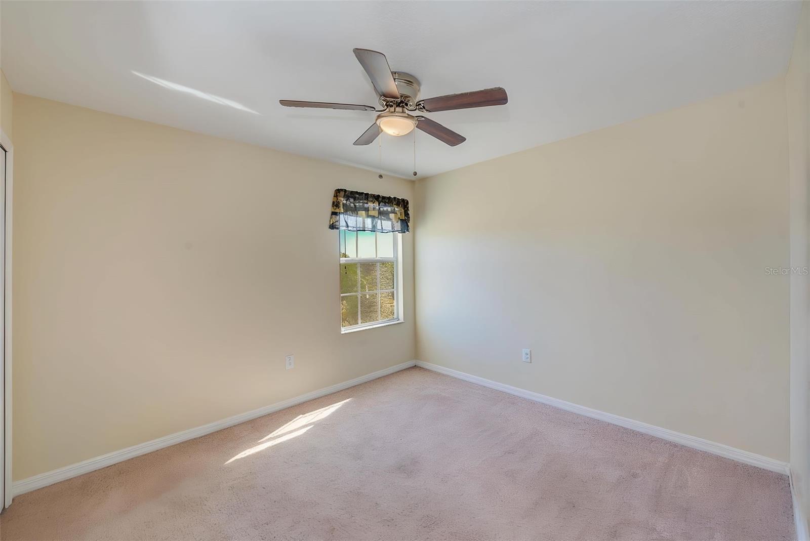 Image 25 of 41 For 1902 Hawks View Drive