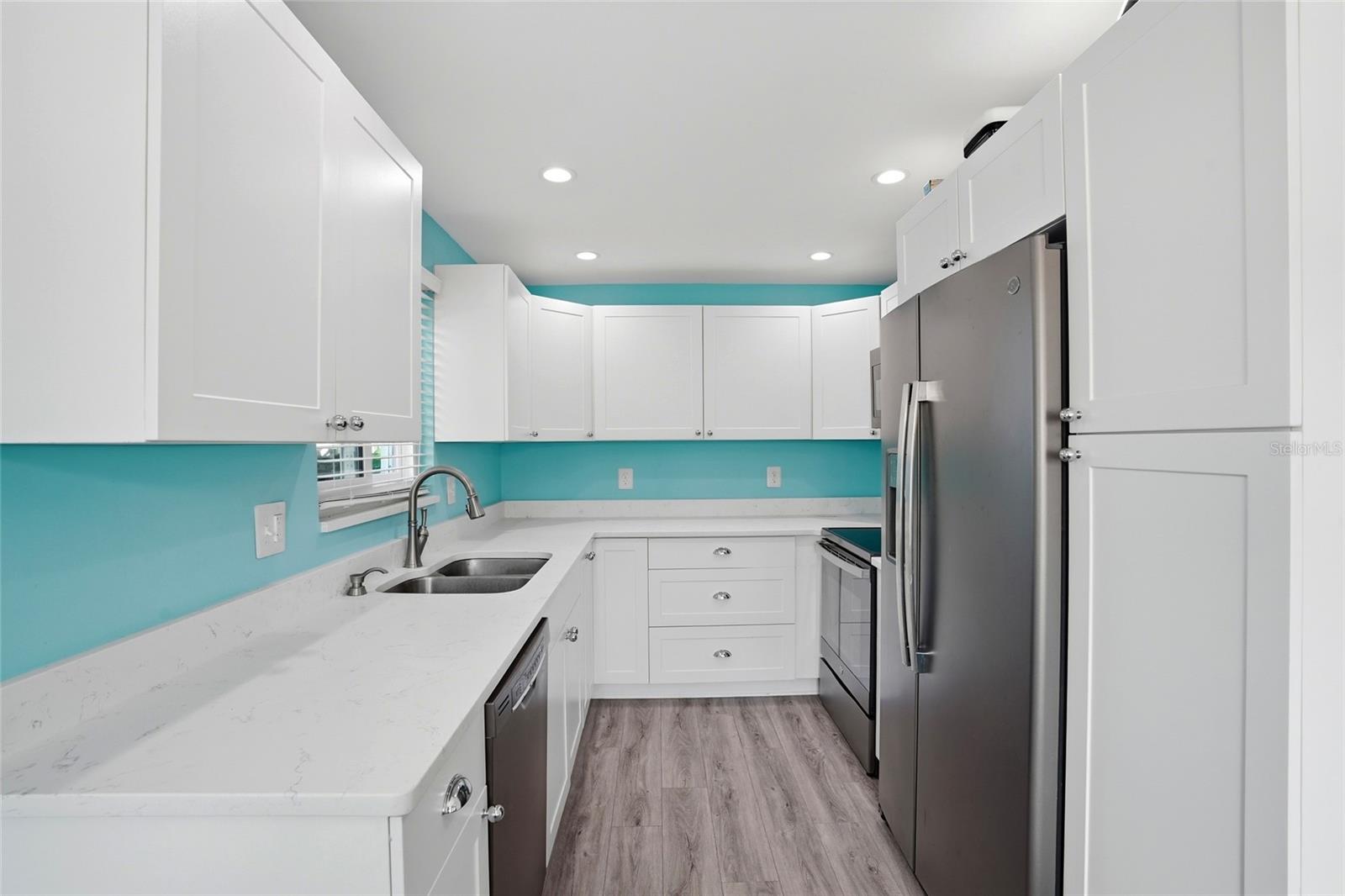 Image 11 of 44 For 11201 80th Ave  102