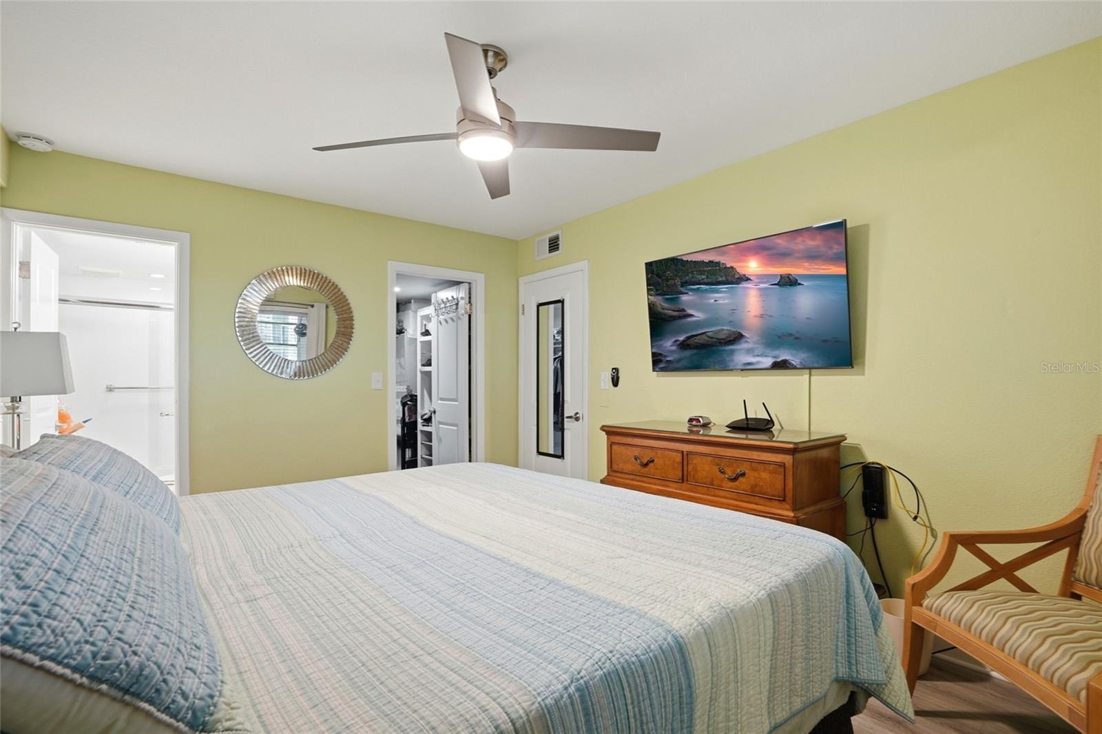 Image 16 of 44 For 11201 80th Ave  102