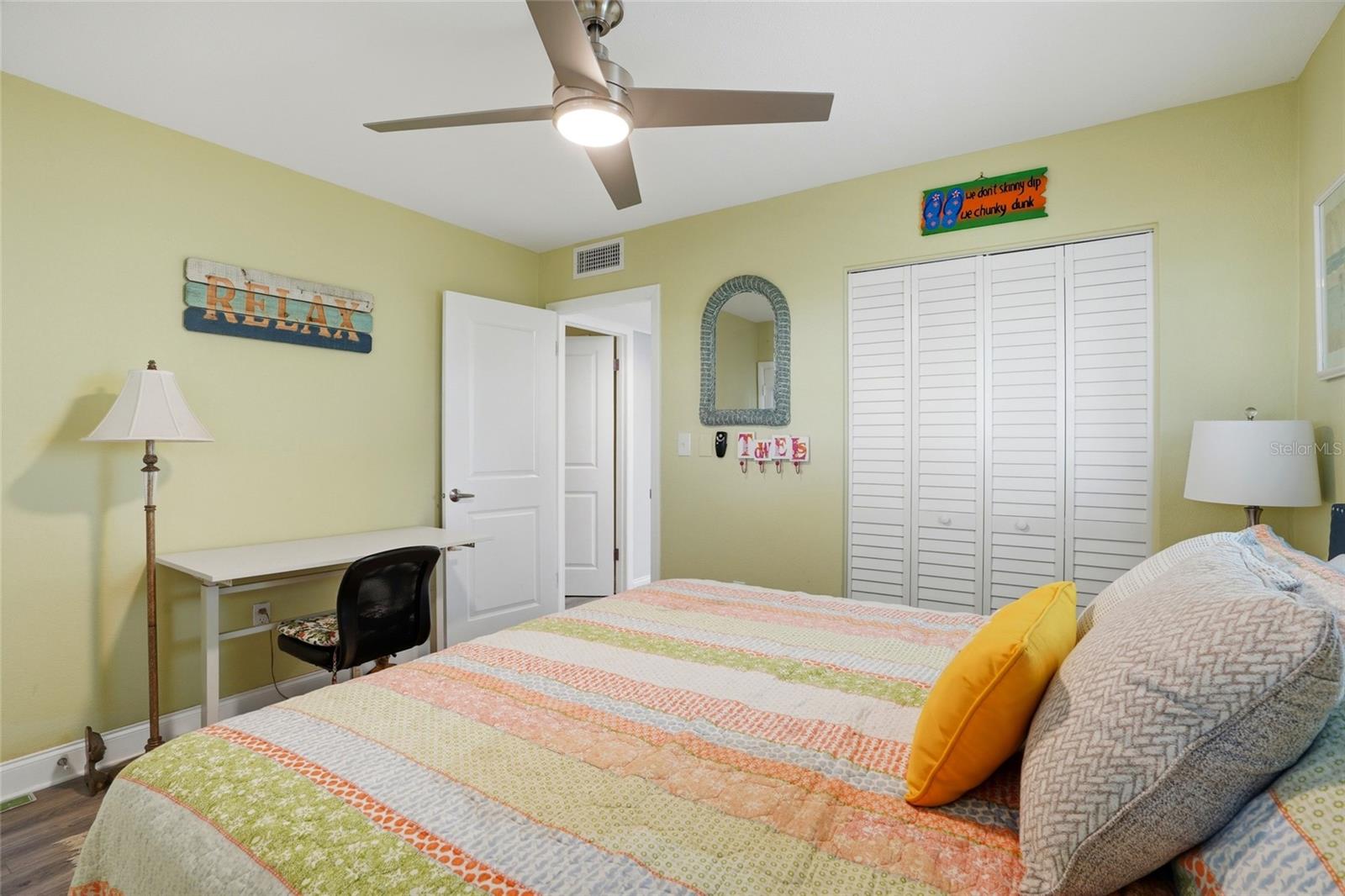 Image 21 of 44 For 11201 80th Ave  102