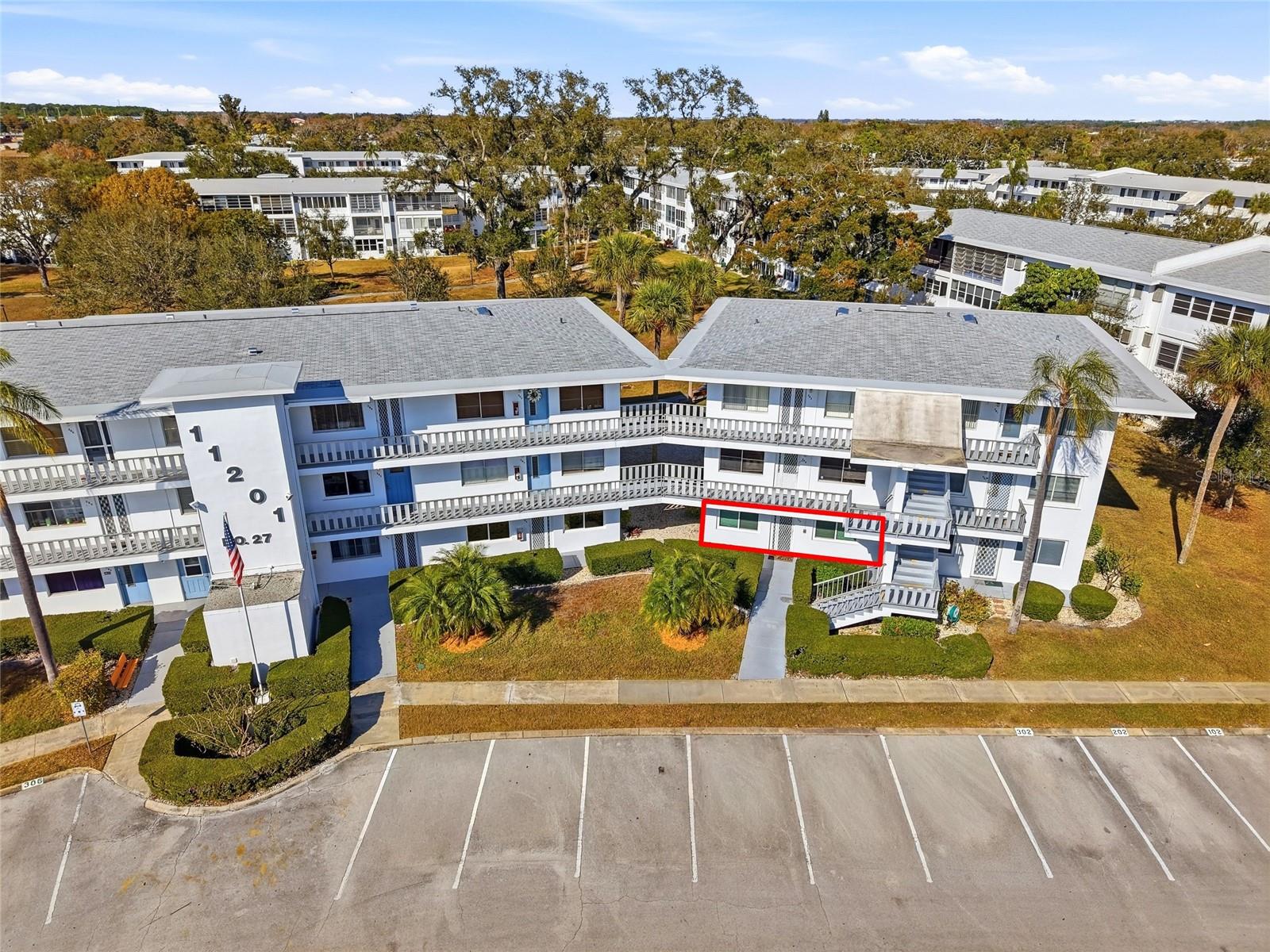 Image 29 of 44 For 11201 80th Ave  102