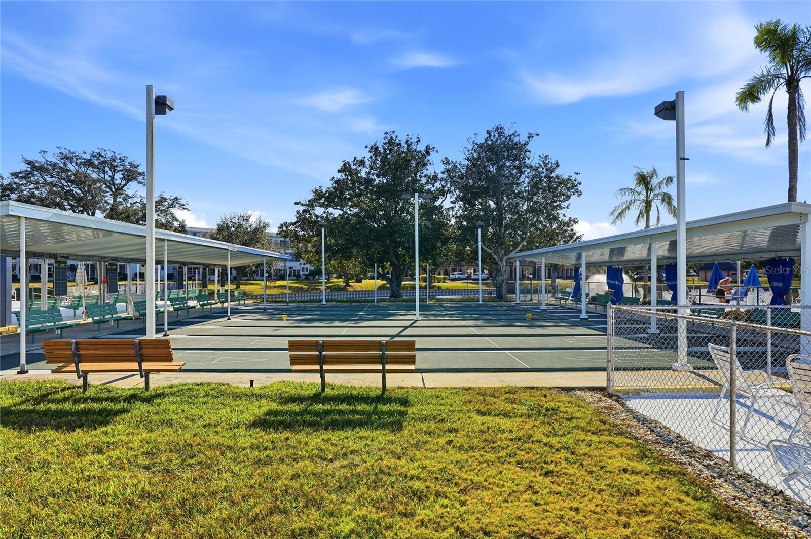 Image 32 of 44 For 11201 80th Ave  102