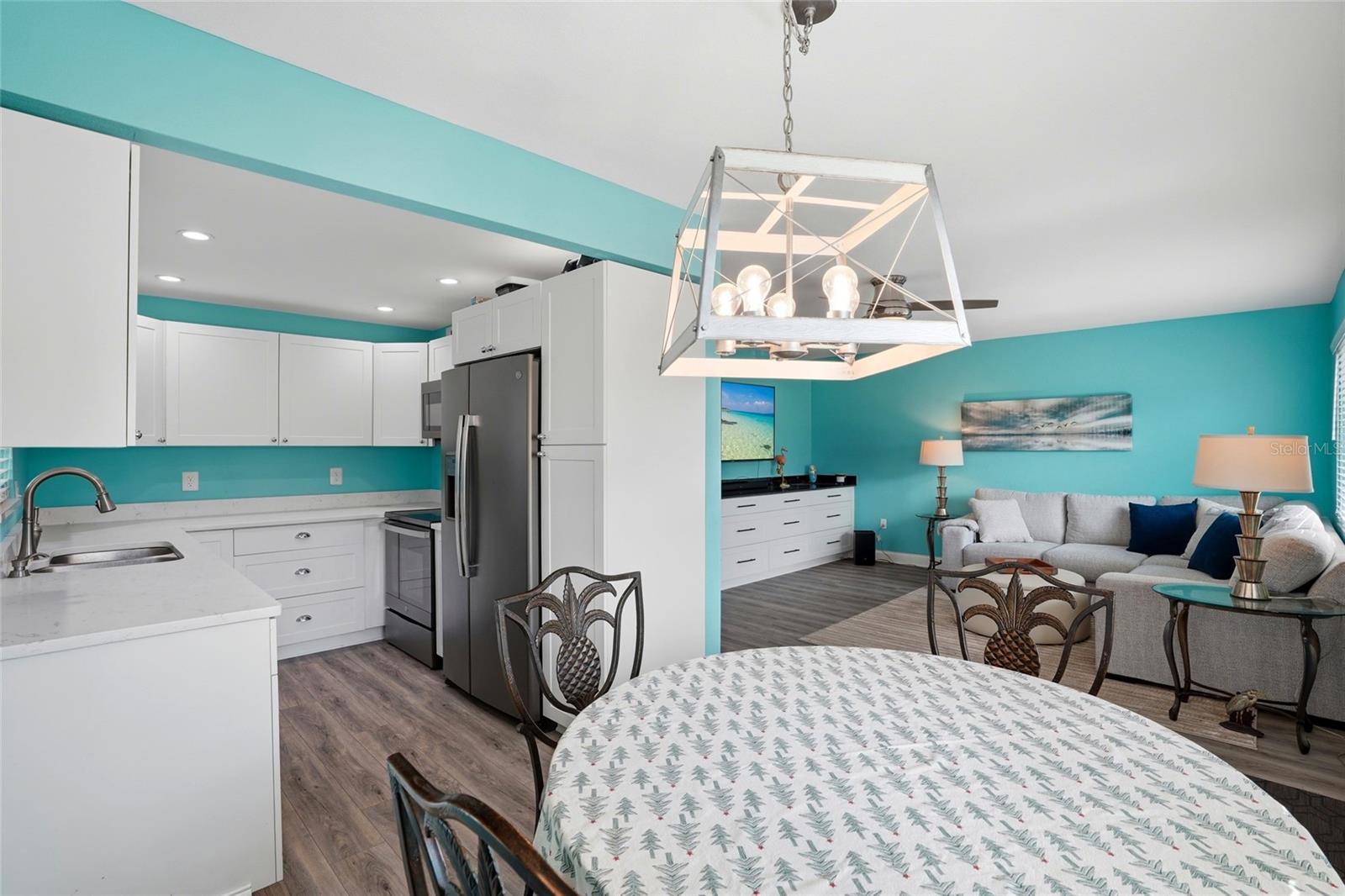 Image 9 of 44 For 11201 80th Ave  102