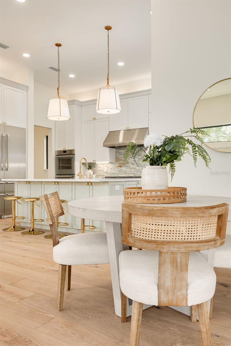 Image 12 of 68 For 519 Davis Boulevard