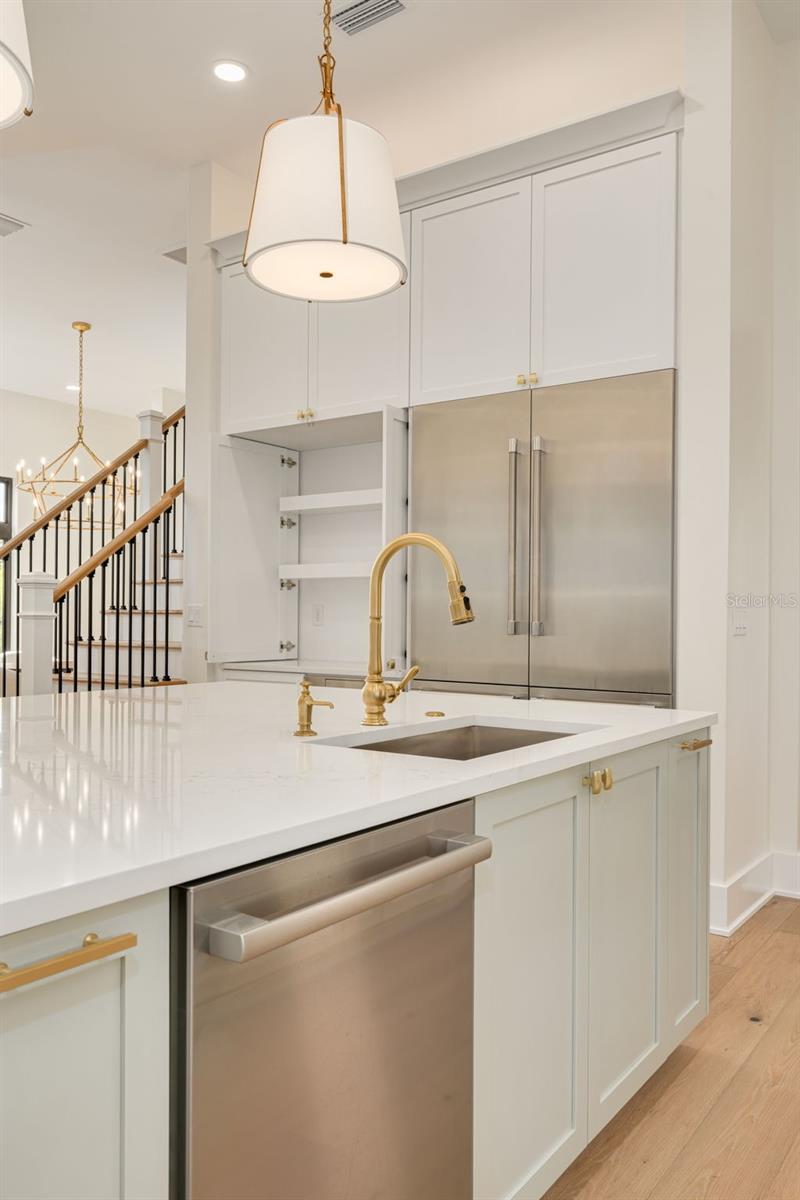 Image 16 of 68 For 519 Davis Boulevard