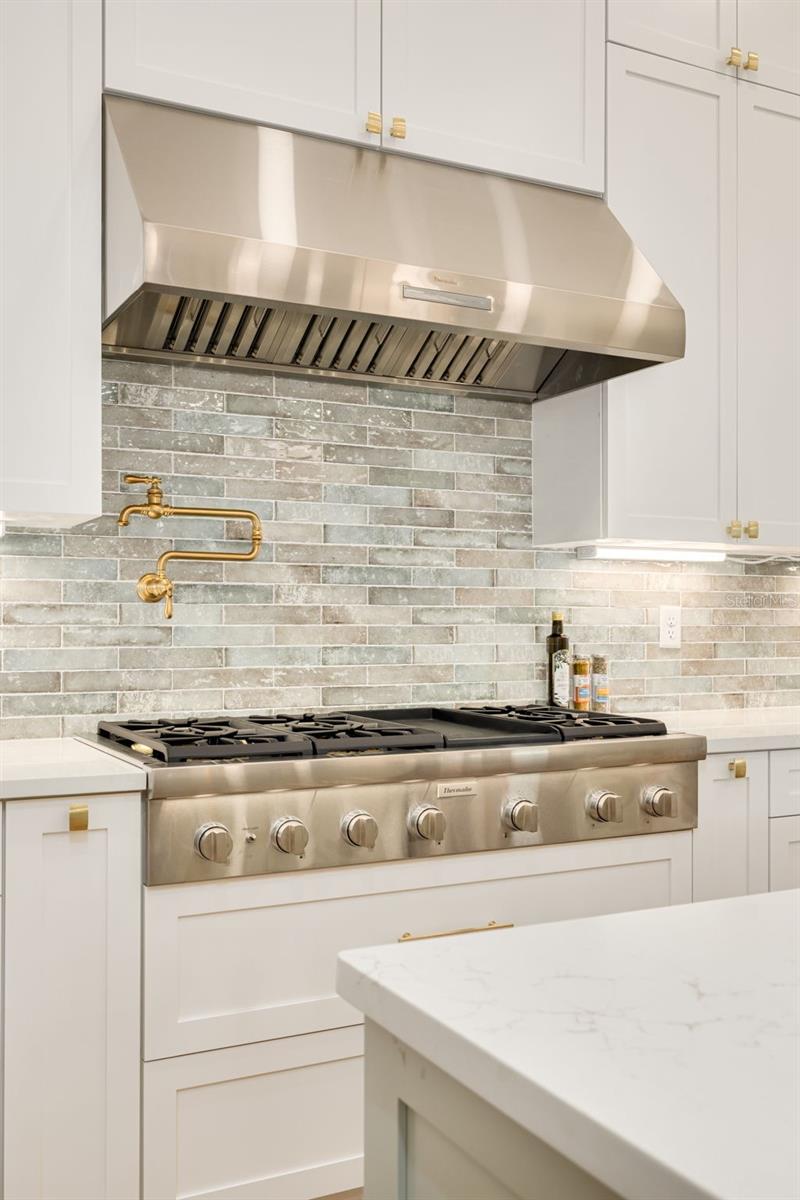 Image 17 of 68 For 519 Davis Boulevard