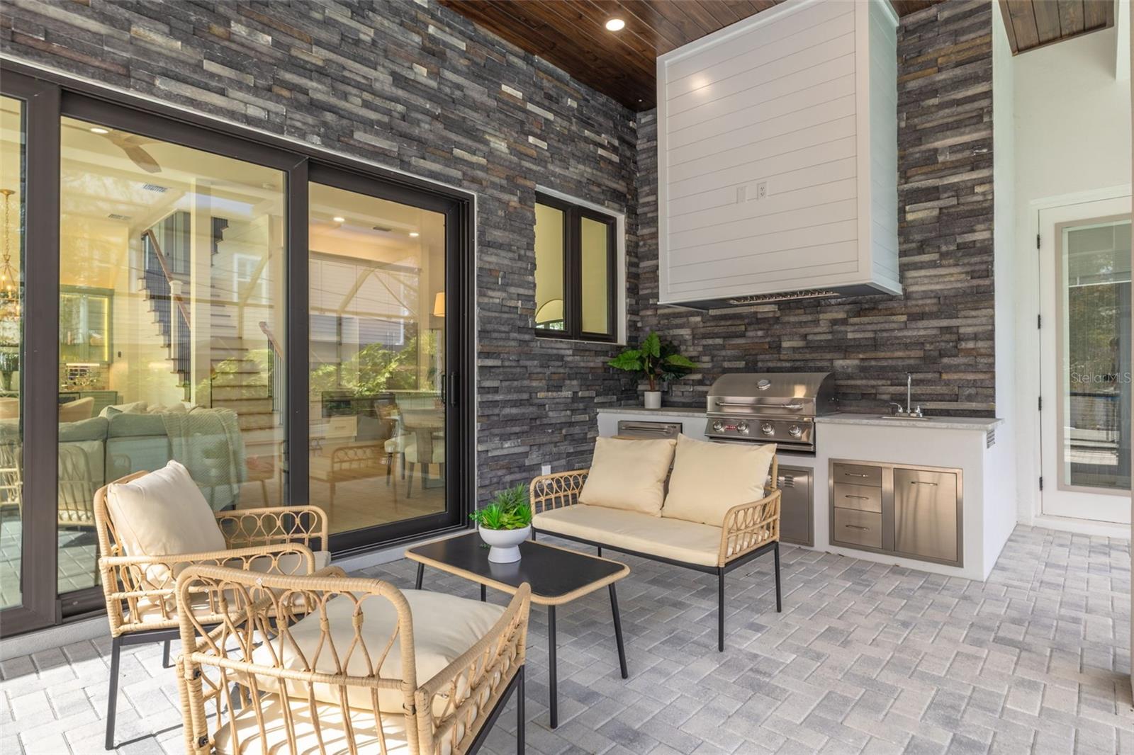 Image 20 of 68 For 519 Davis Boulevard