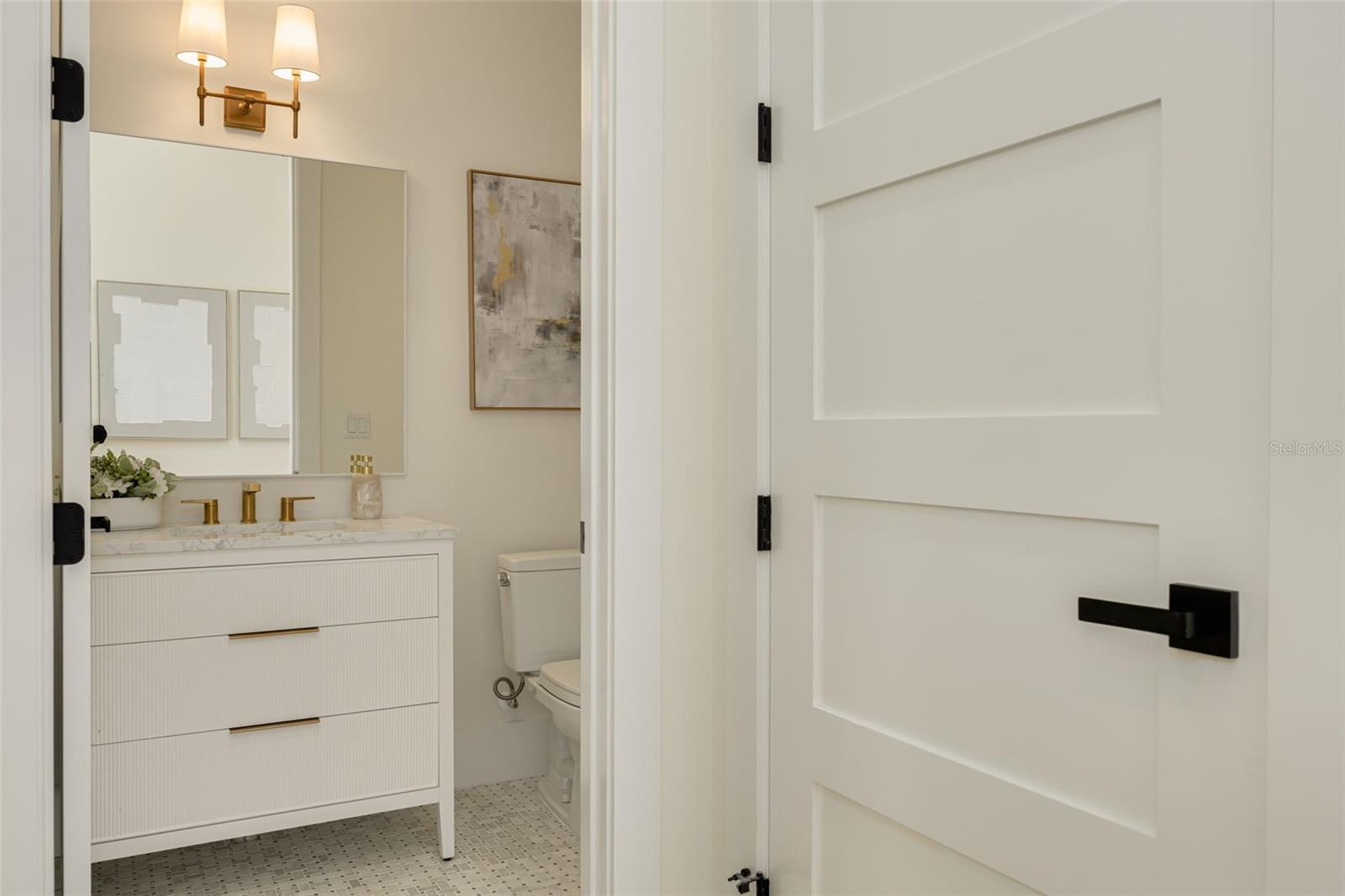 Image 27 of 68 For 519 Davis Boulevard