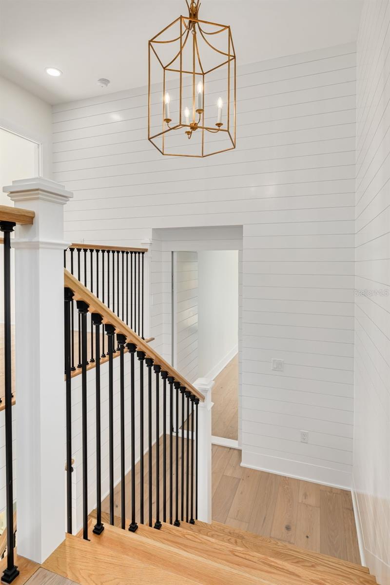 Image 33 of 68 For 519 Davis Boulevard