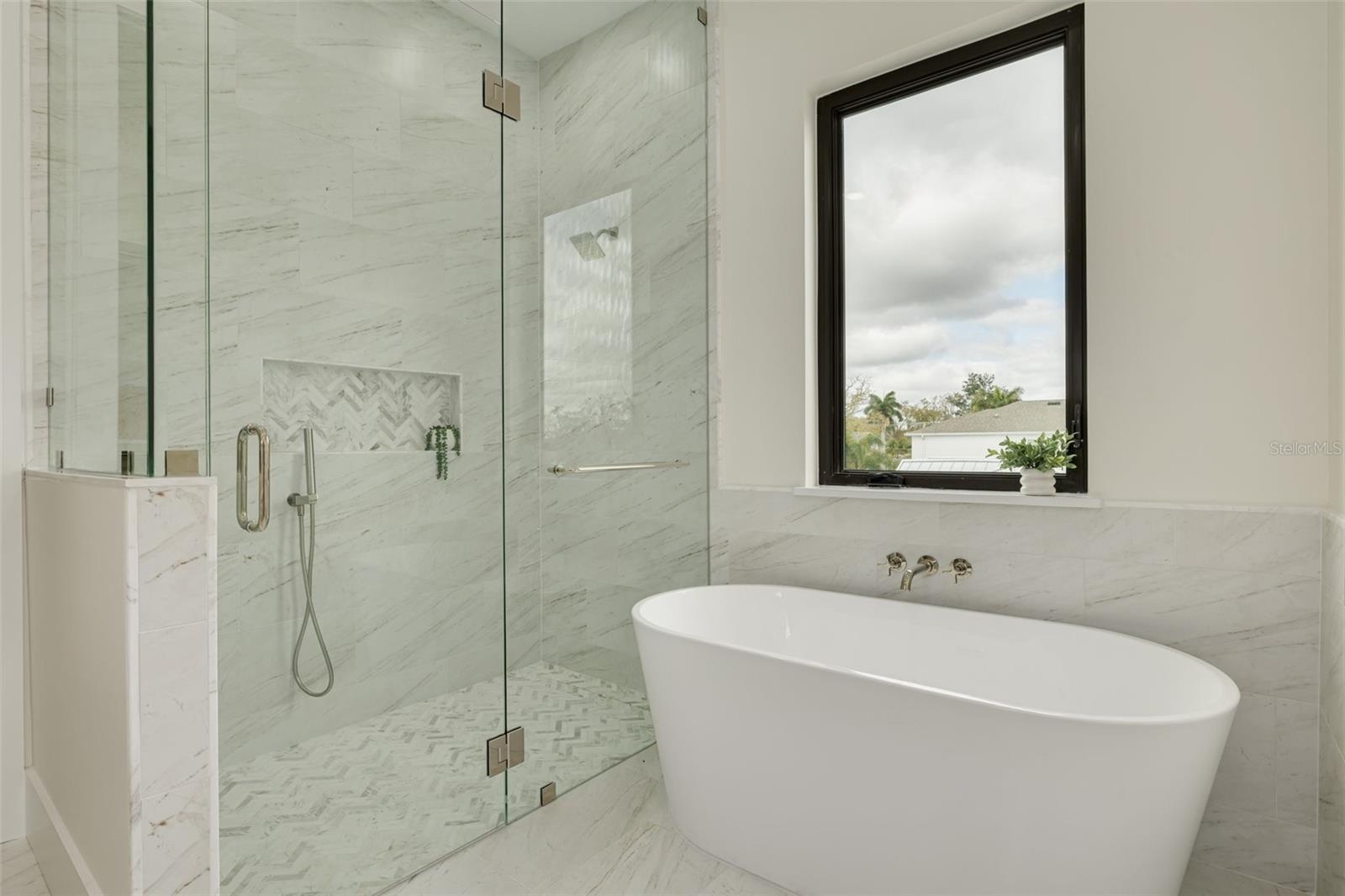 Image 47 of 68 For 519 Davis Boulevard