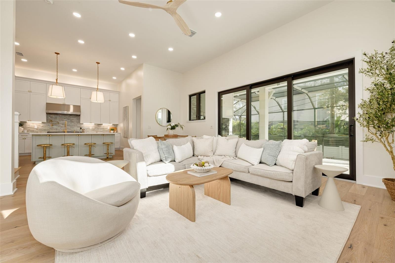 Image 6 of 68 For 519 Davis Boulevard