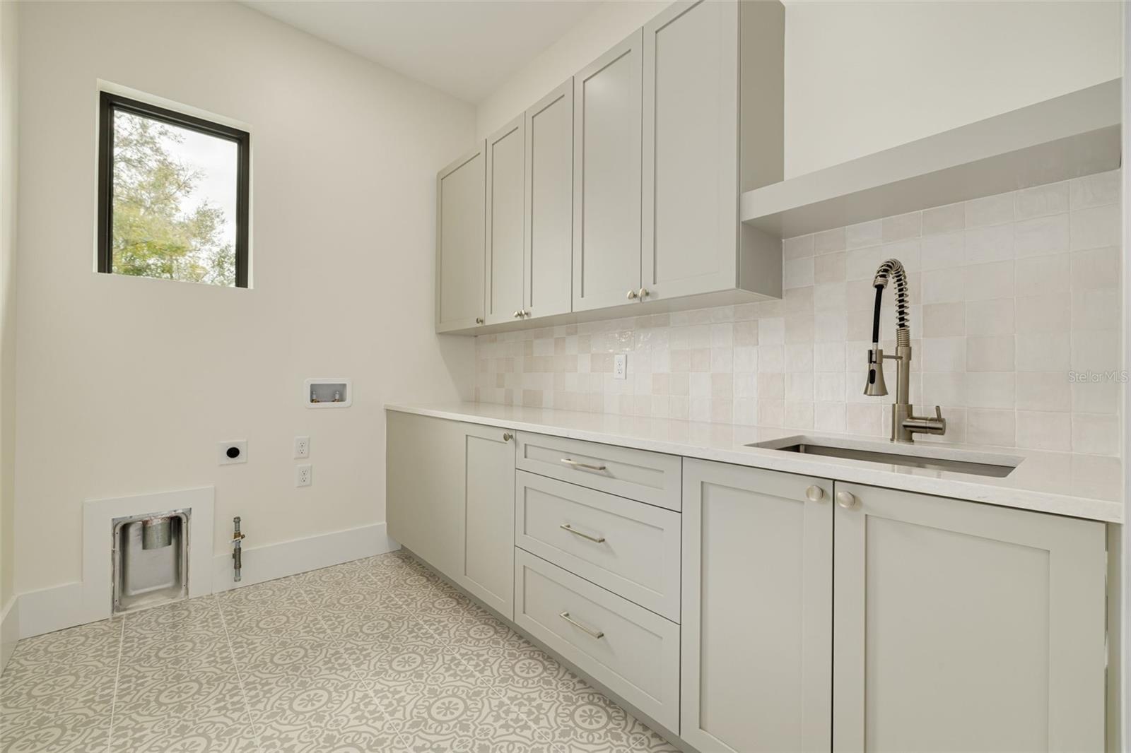 Image 64 of 68 For 519 Davis Boulevard