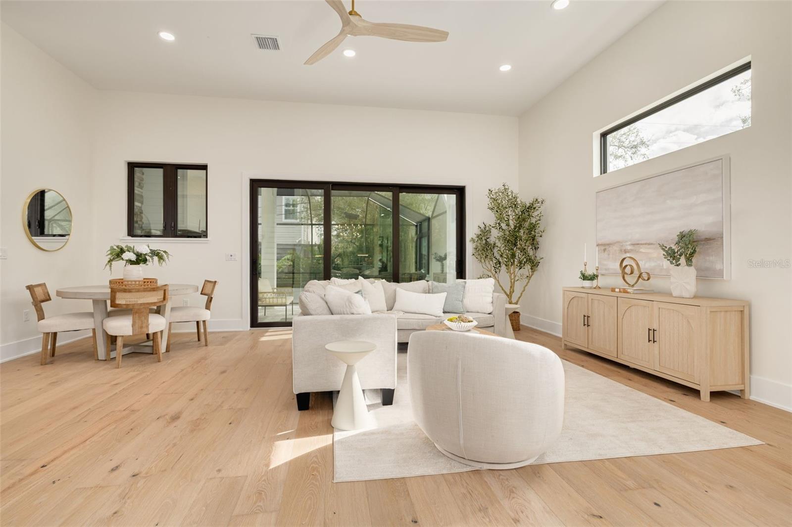 Image 7 of 68 For 519 Davis Boulevard