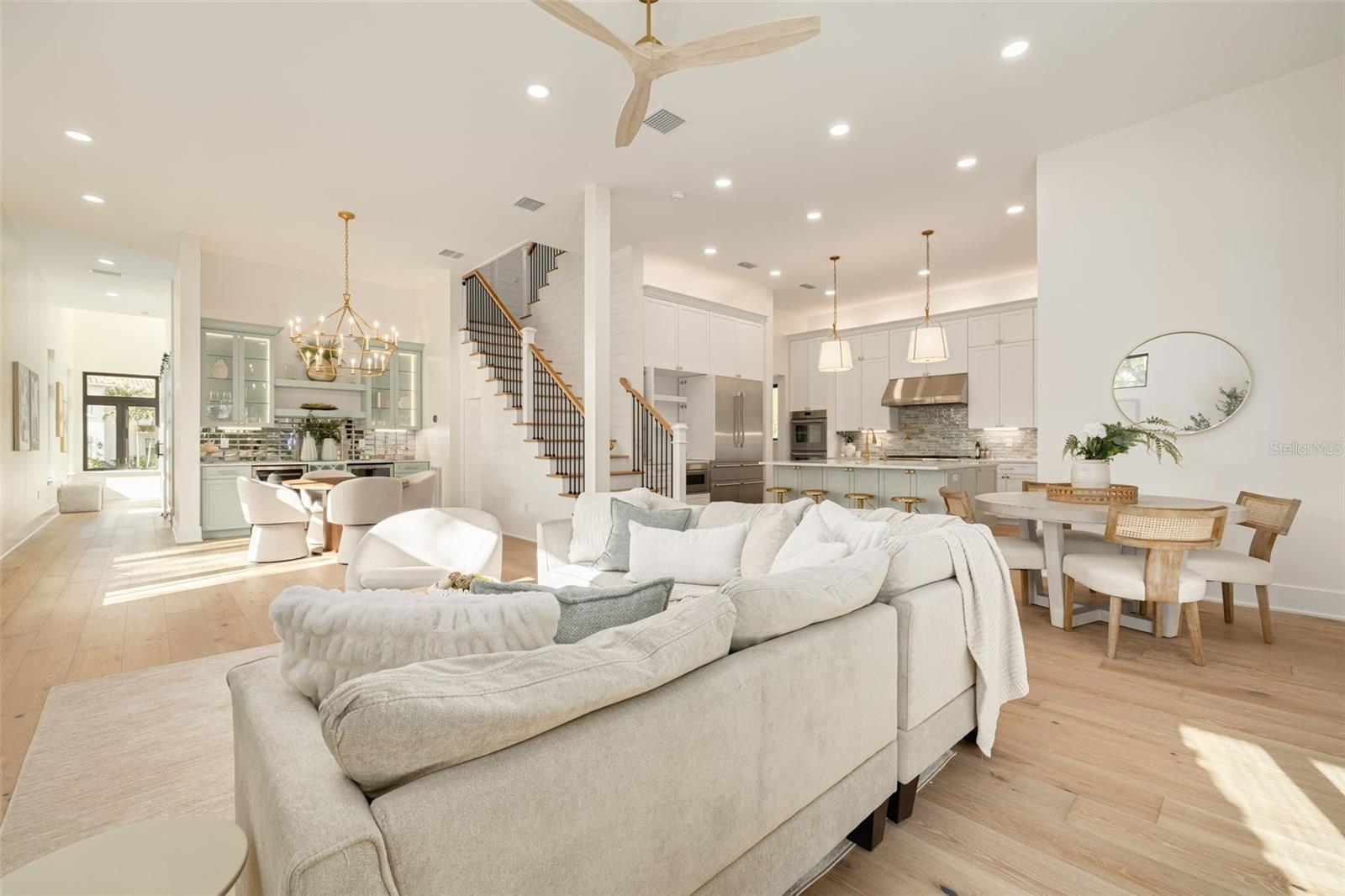 Image 8 of 68 For 519 Davis Boulevard