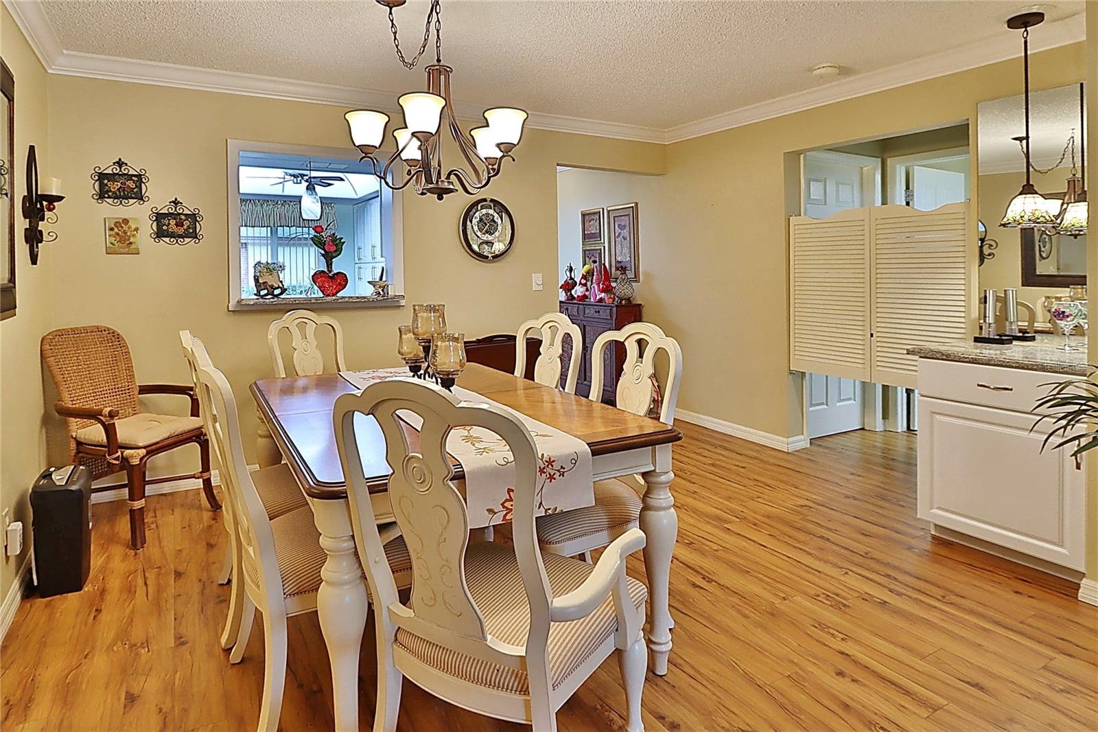 Image 10 of 35 For 865 Maclaren Drive N A