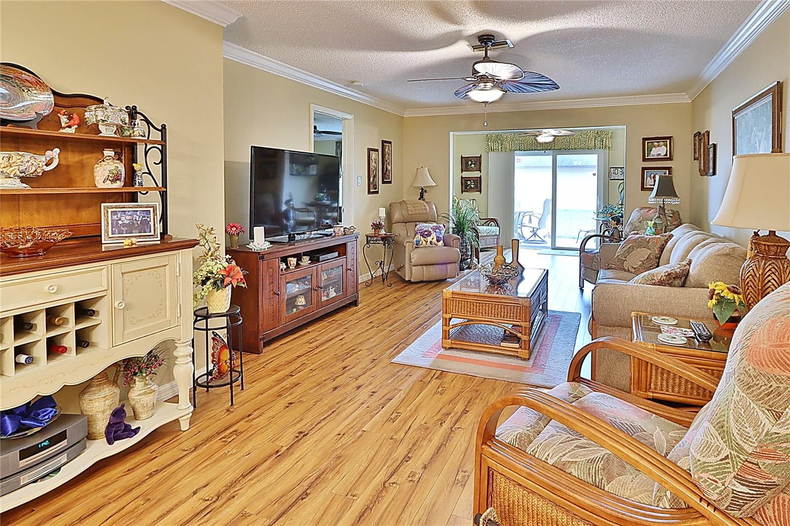 Image 16 of 35 For 865 Maclaren Drive N A