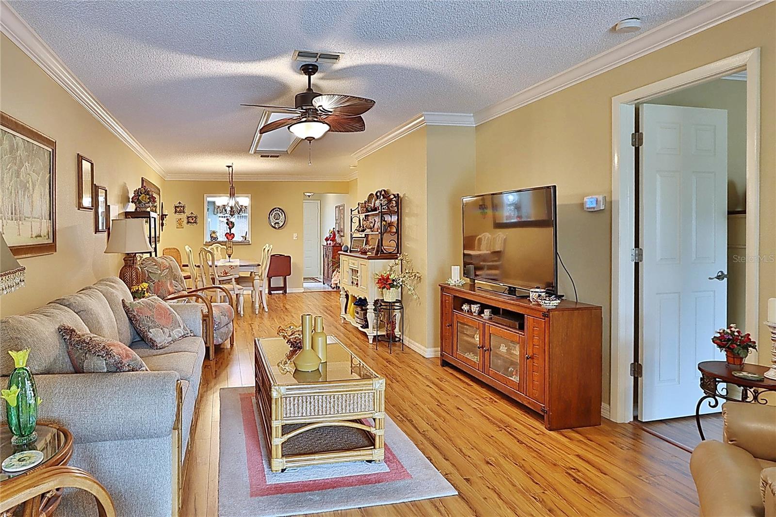 Image 20 of 35 For 865 Maclaren Drive N A