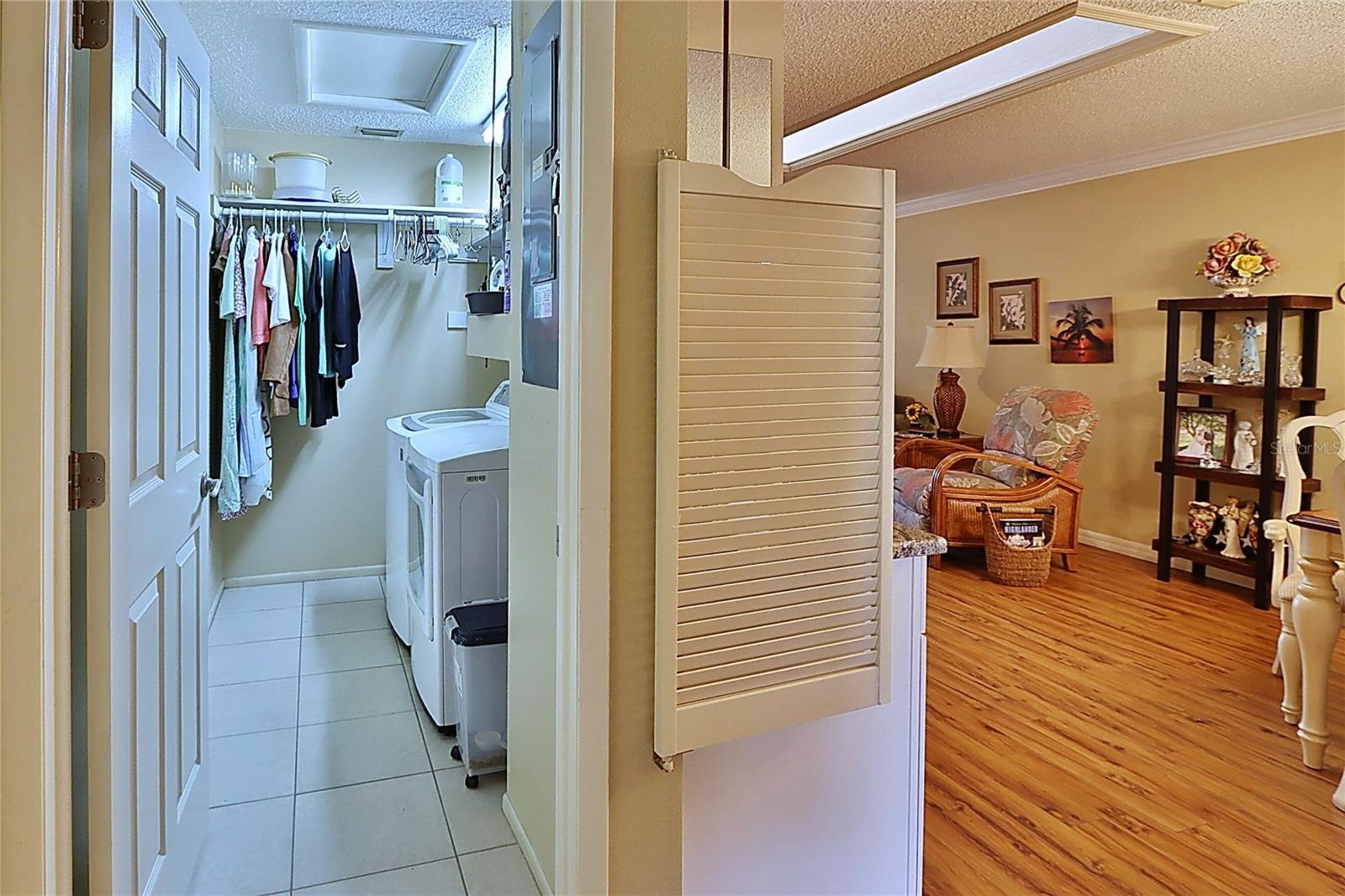 Image 9 of 35 For 865 Maclaren Drive N A