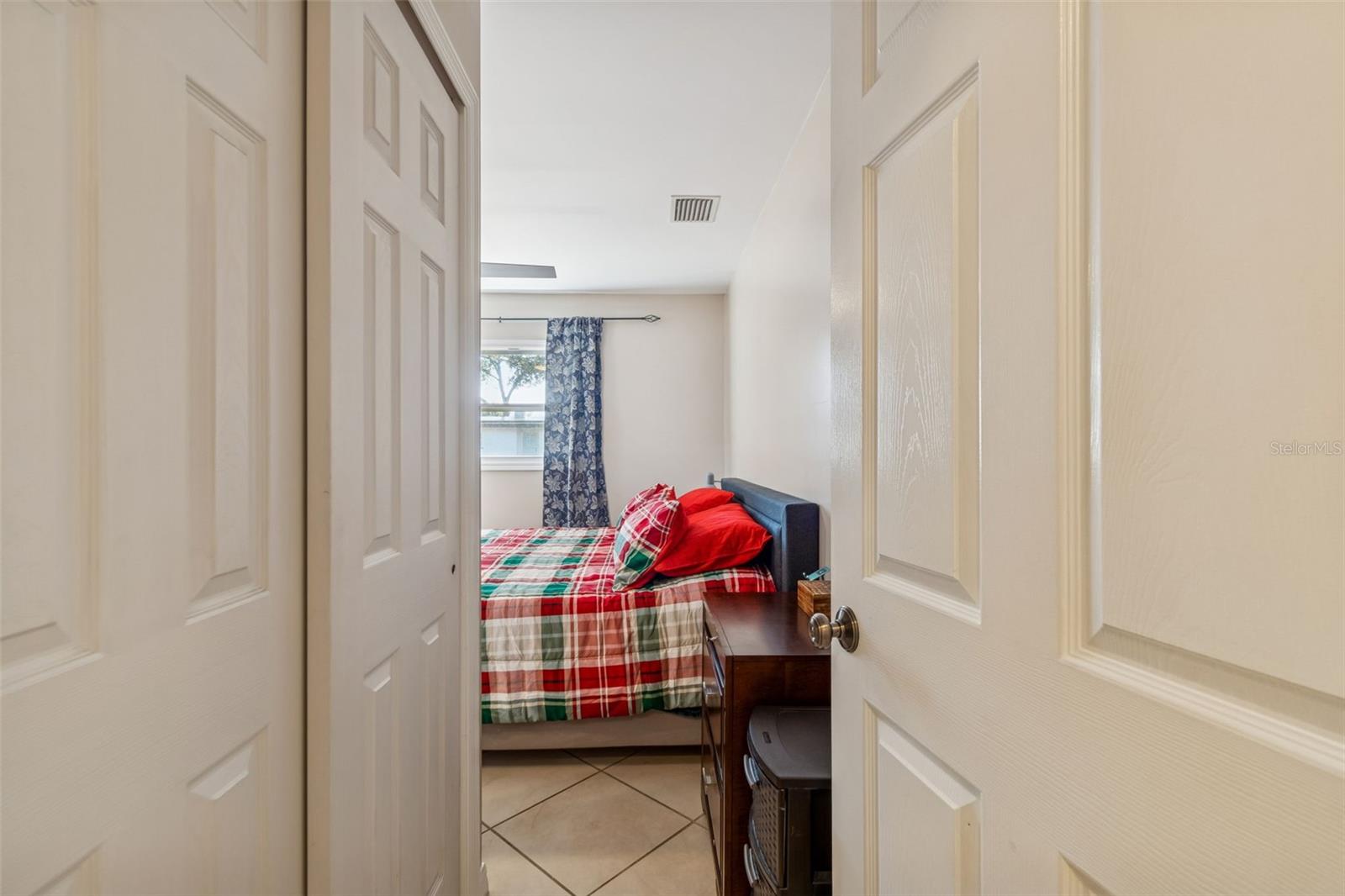 Image 19 of 75 For 1234 Forrest Hill Drive