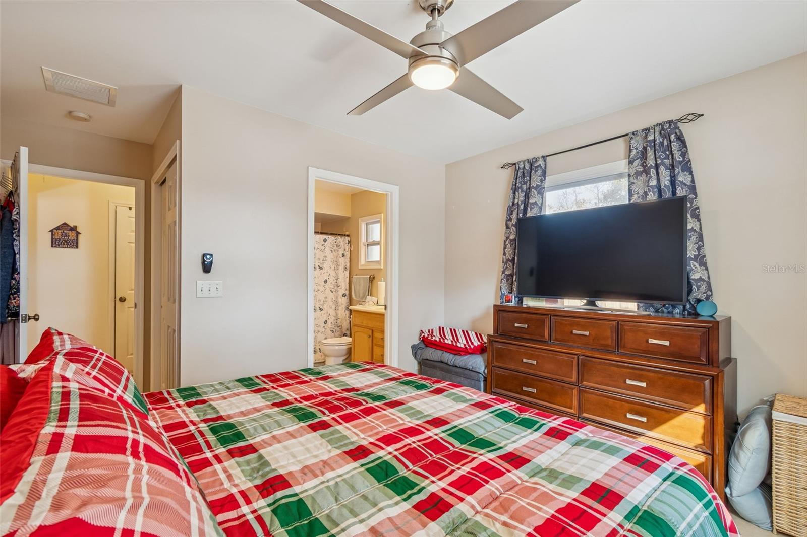 Image 23 of 75 For 1234 Forrest Hill Drive