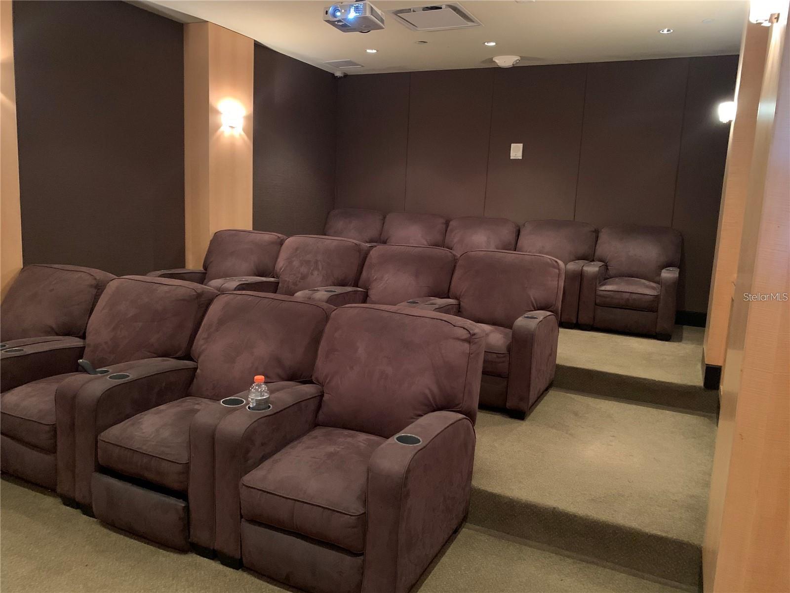 Image 15 of 16 For 880 Mandalay Avenue N904