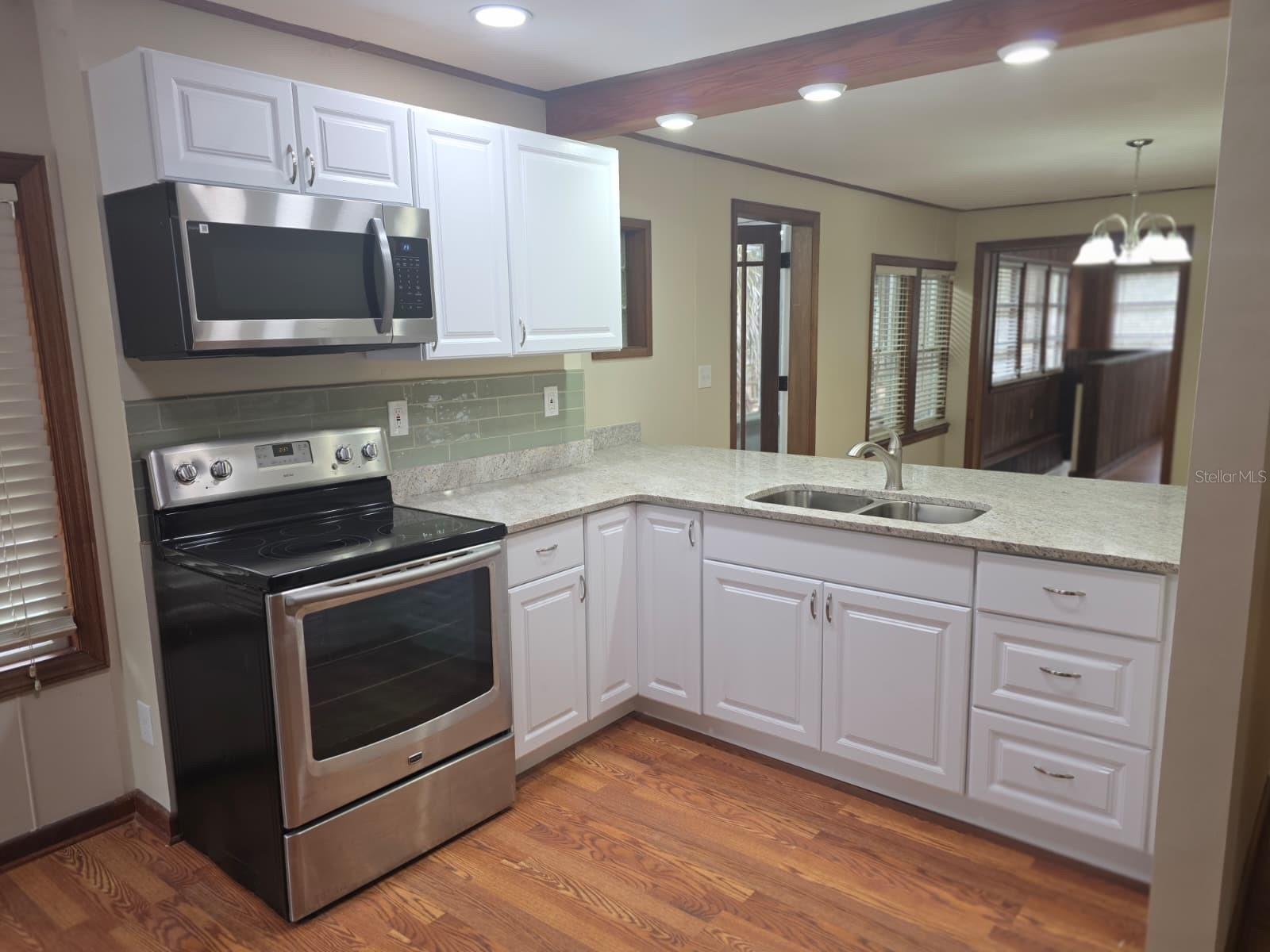 Image 5 of 46 For 710 11th Avenue