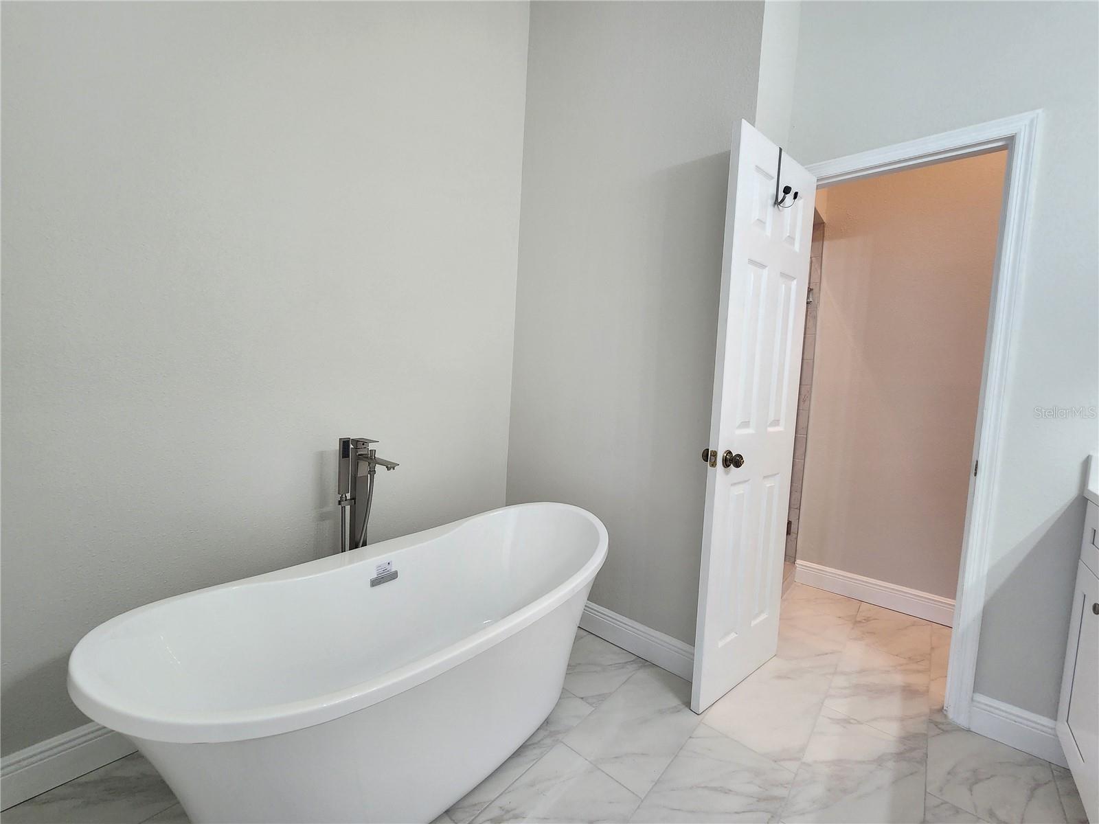 Image 21 of 35 For 1101 Pinellas Bayway S 303