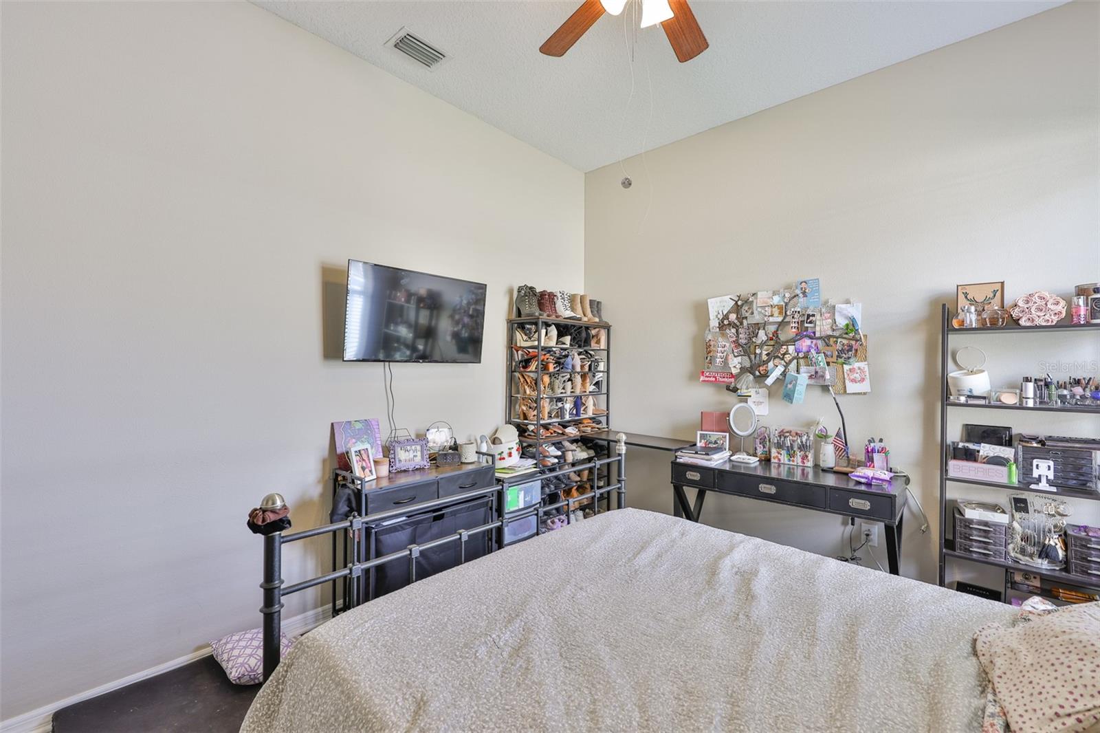 Image 15 of 59 For 1204 Facet View Way