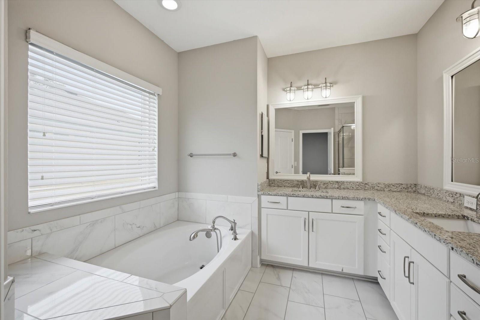 Image 13 of 23 For 115 Arrawana Avenue 8