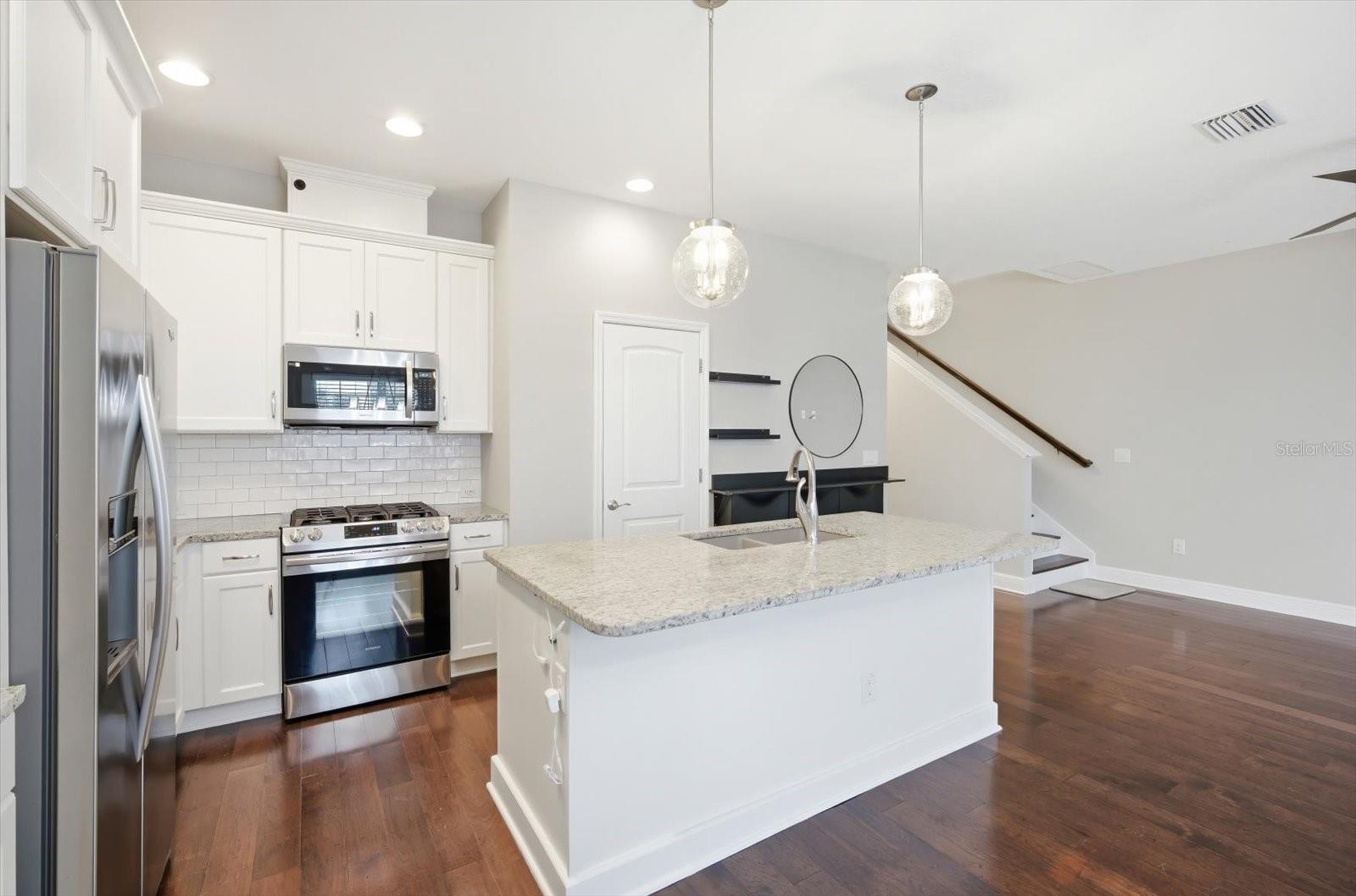 Image 5 of 23 For 115 Arrawana Avenue 8