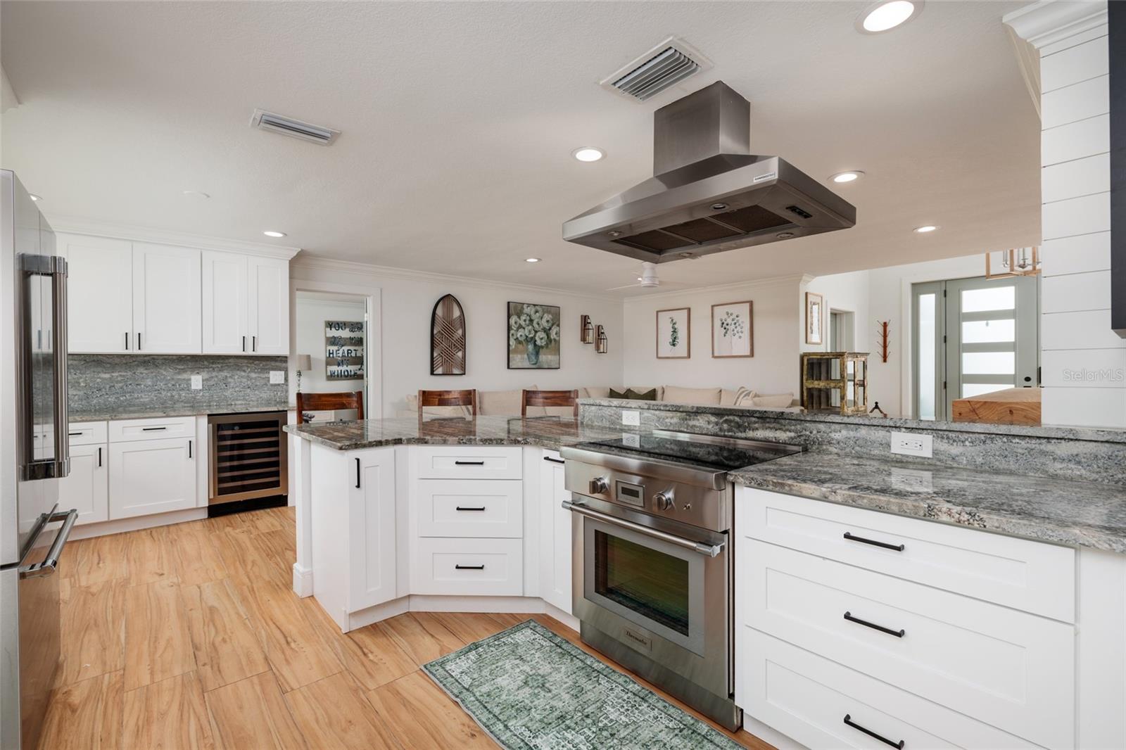 Listing photo id 9 for 120 97th Avenue Ne