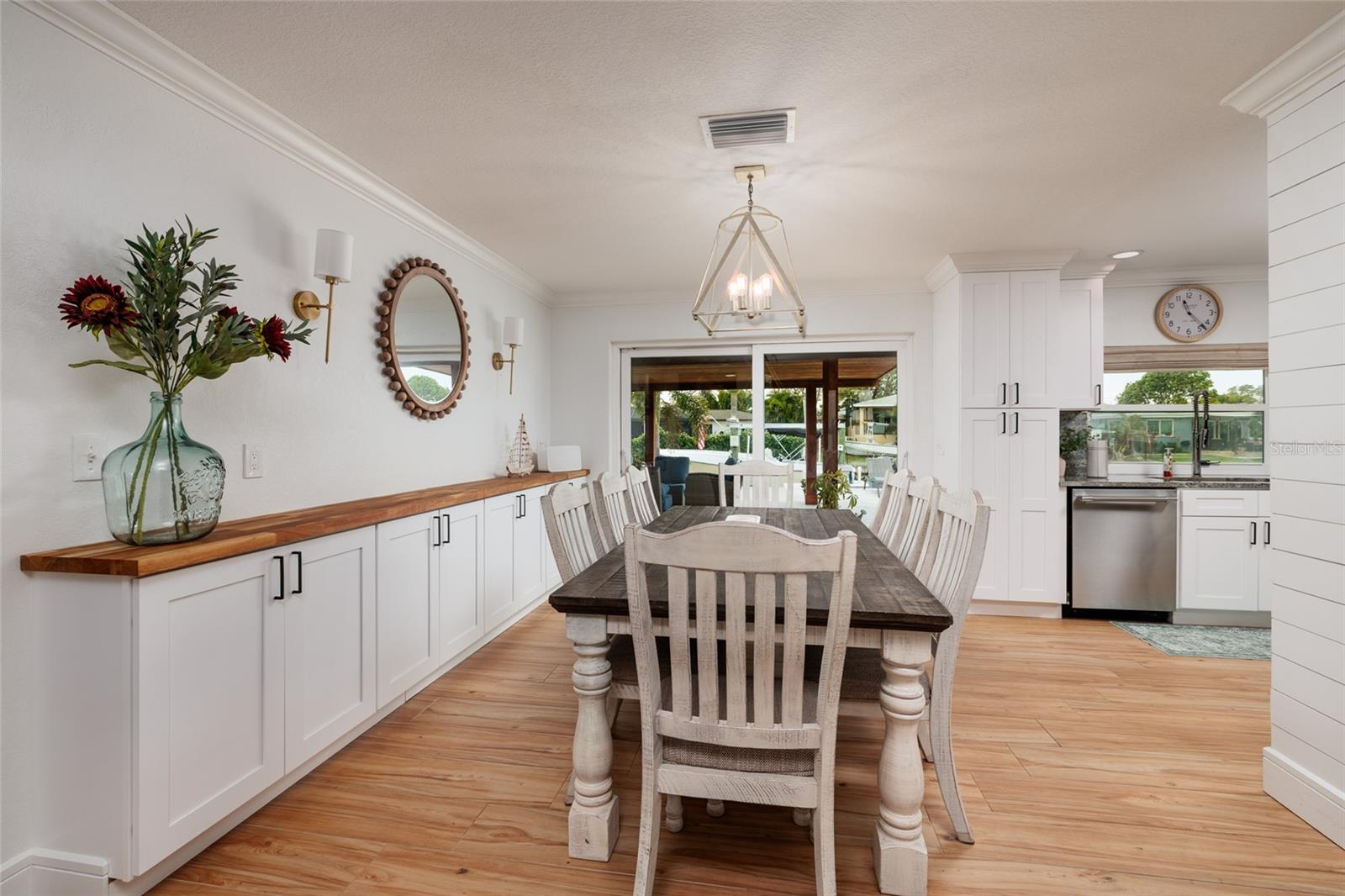 Listing photo id 12 for 120 97th Avenue Ne