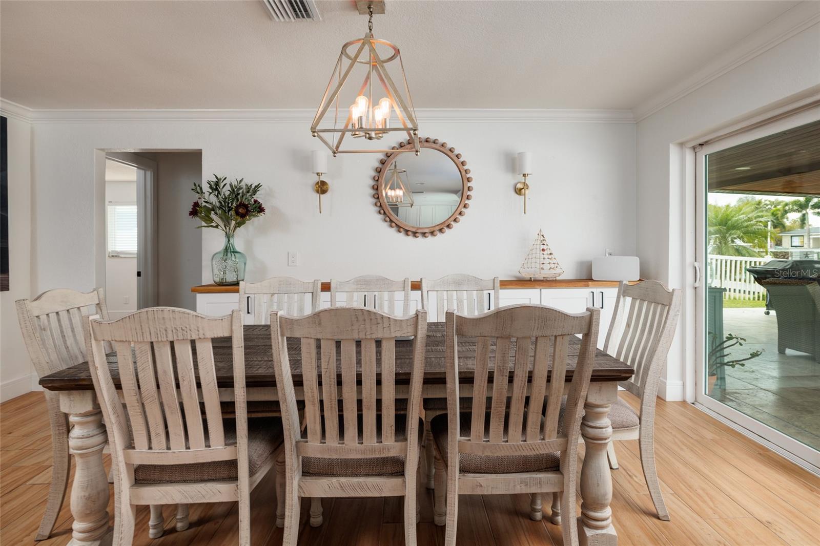 Listing photo id 13 for 120 97th Avenue Ne