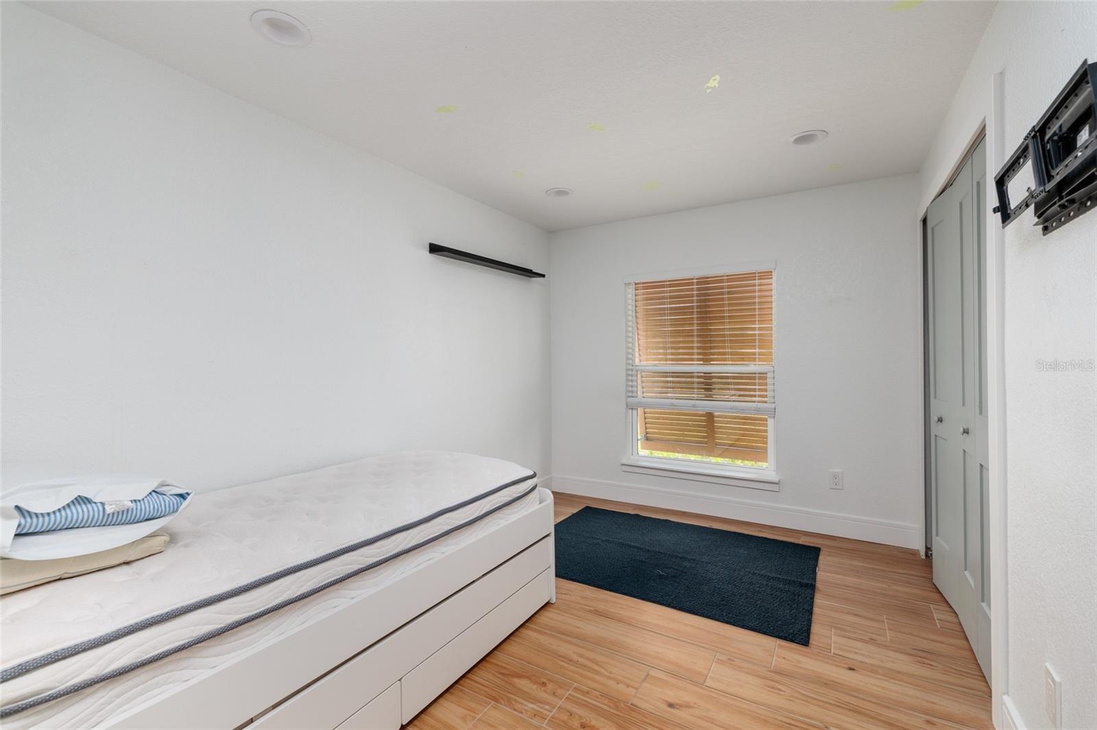 Listing photo id 24 for 120 97th Avenue Ne