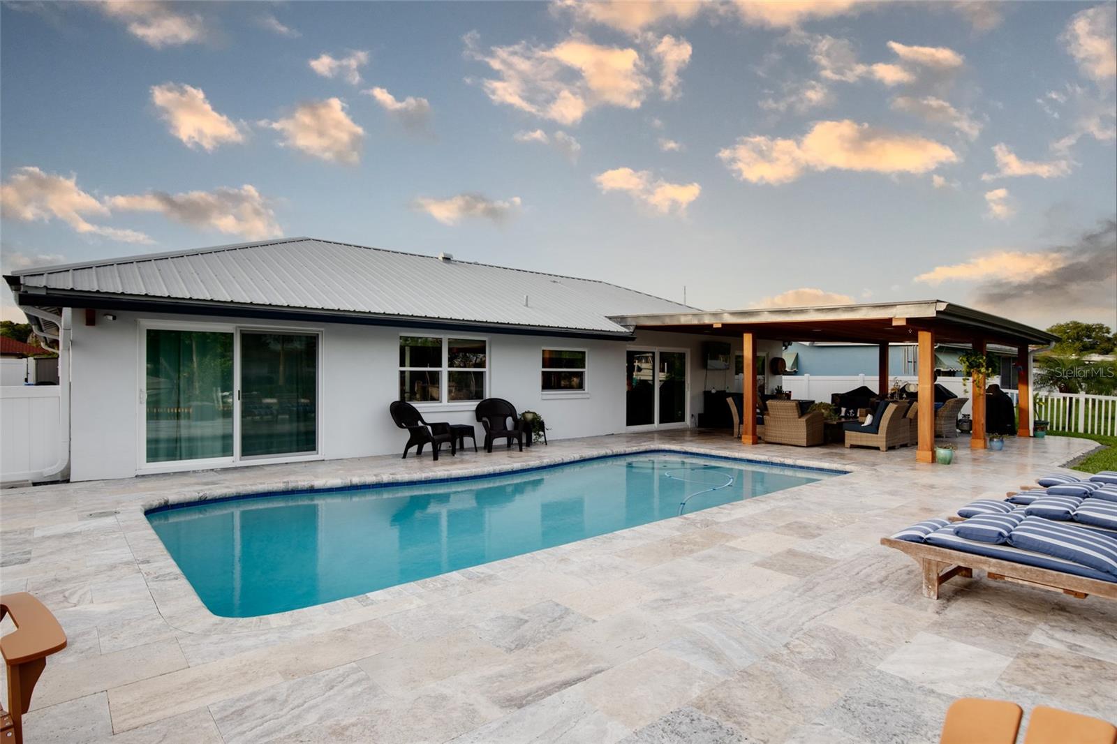 Listing photo id 32 for 120 97th Avenue Ne