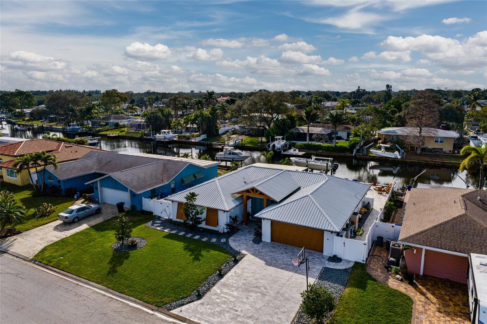 Listing photo id 39 for 120 97th Avenue Ne