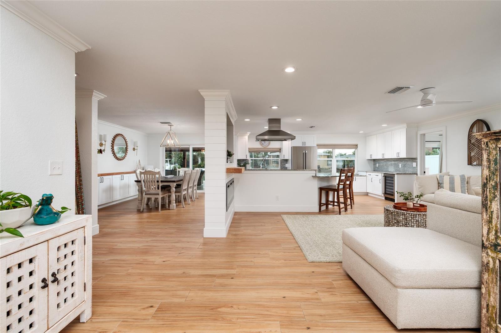 Listing photo id 6 for 120 97th Avenue Ne