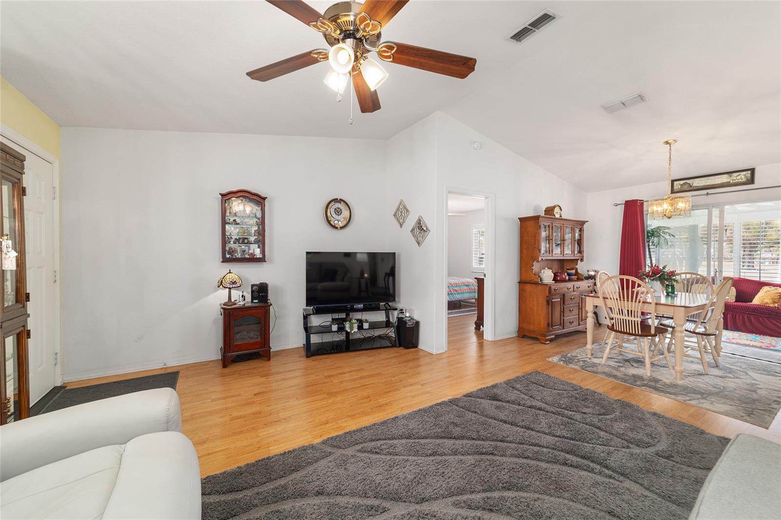 Image 23 of 70 For 10130 62nd Terrace Road